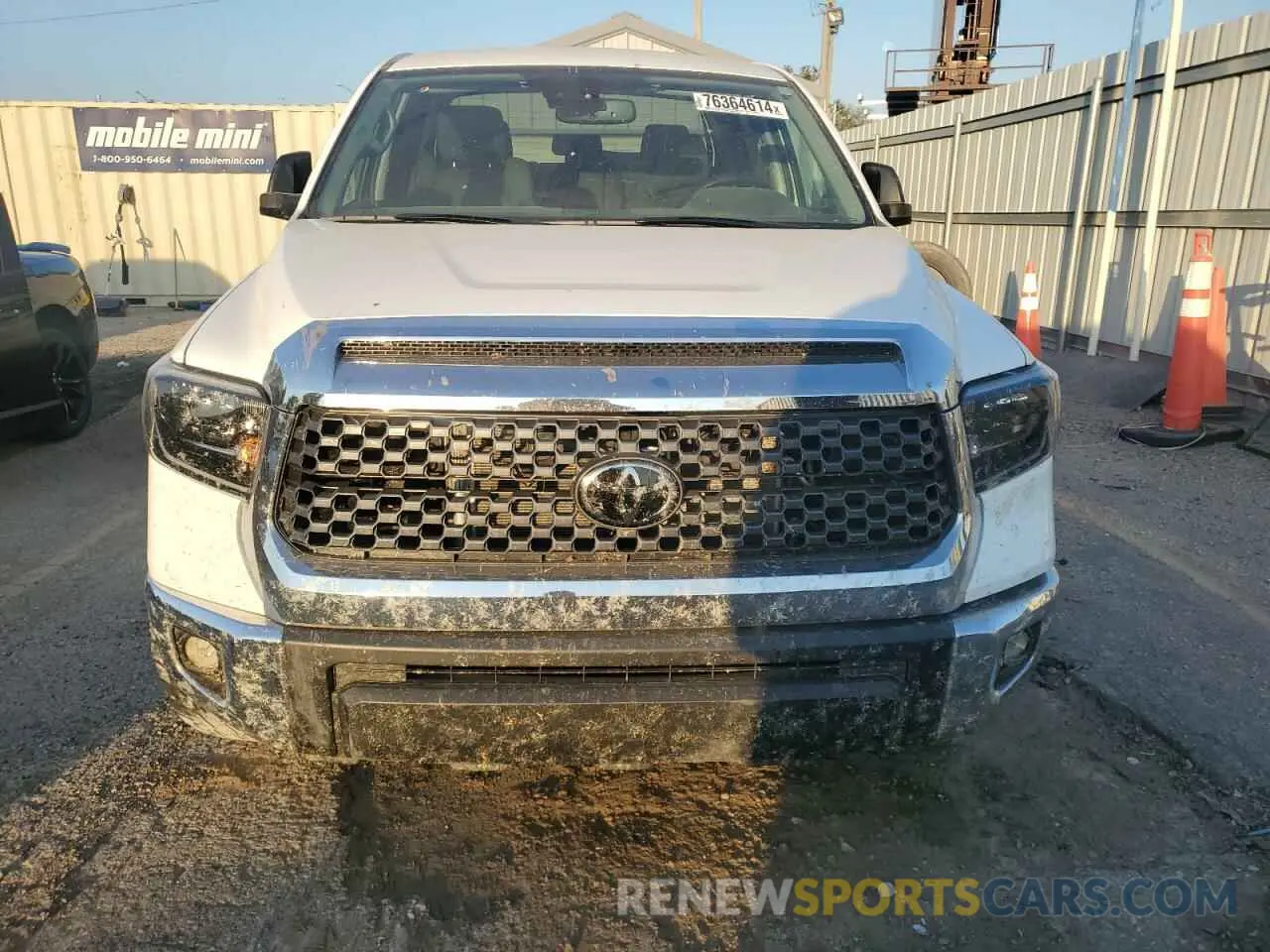 5 Photograph of a damaged car 5TFDY5F12MX046594 TOYOTA TUNDRA 2021