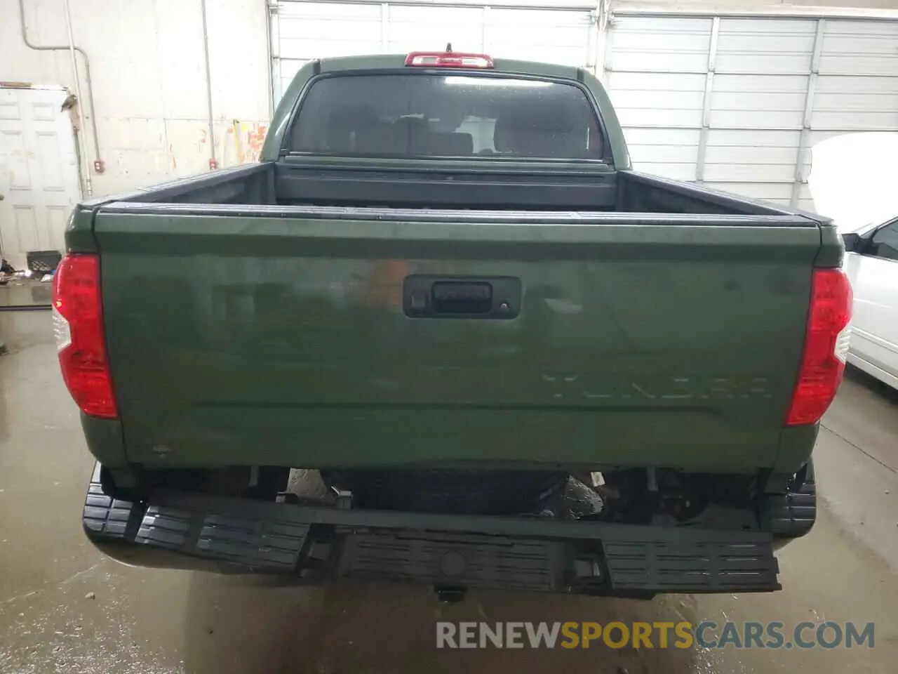 6 Photograph of a damaged car 5TFDY5F12MX960702 TOYOTA TUNDRA 2021