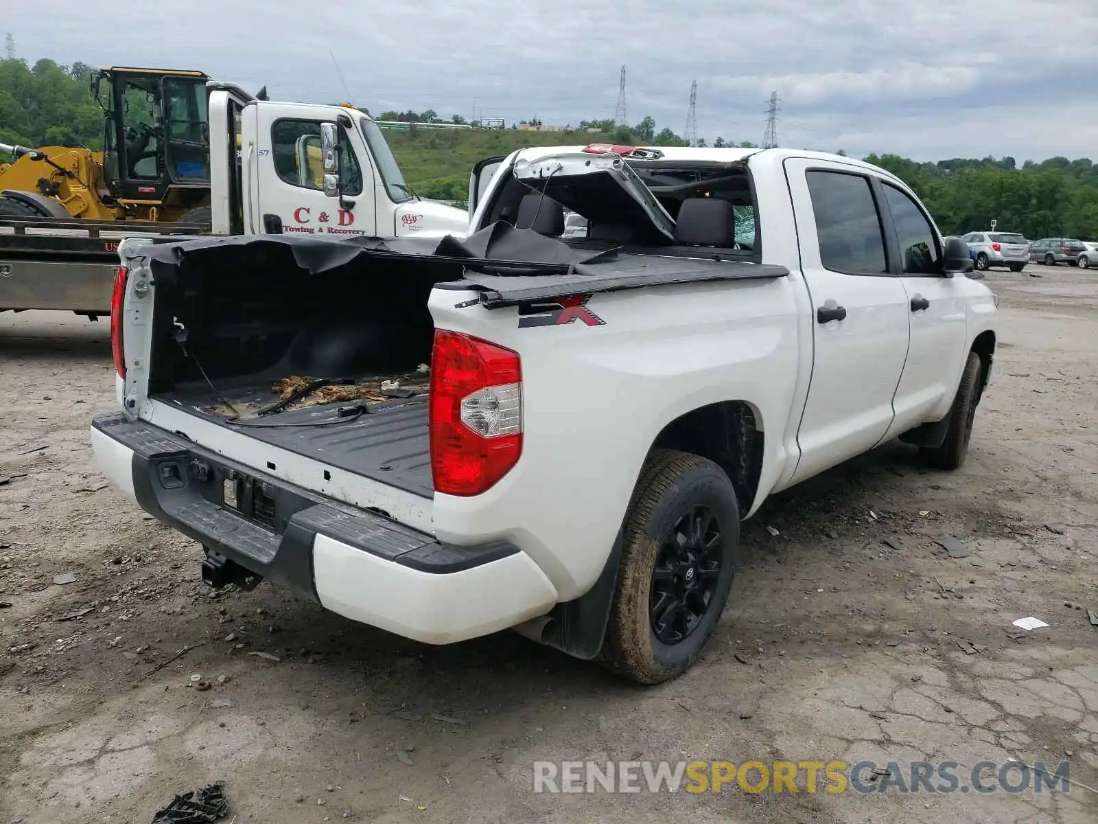 4 Photograph of a damaged car 5TFDY5F12MX971411 TOYOTA TUNDRA 2021