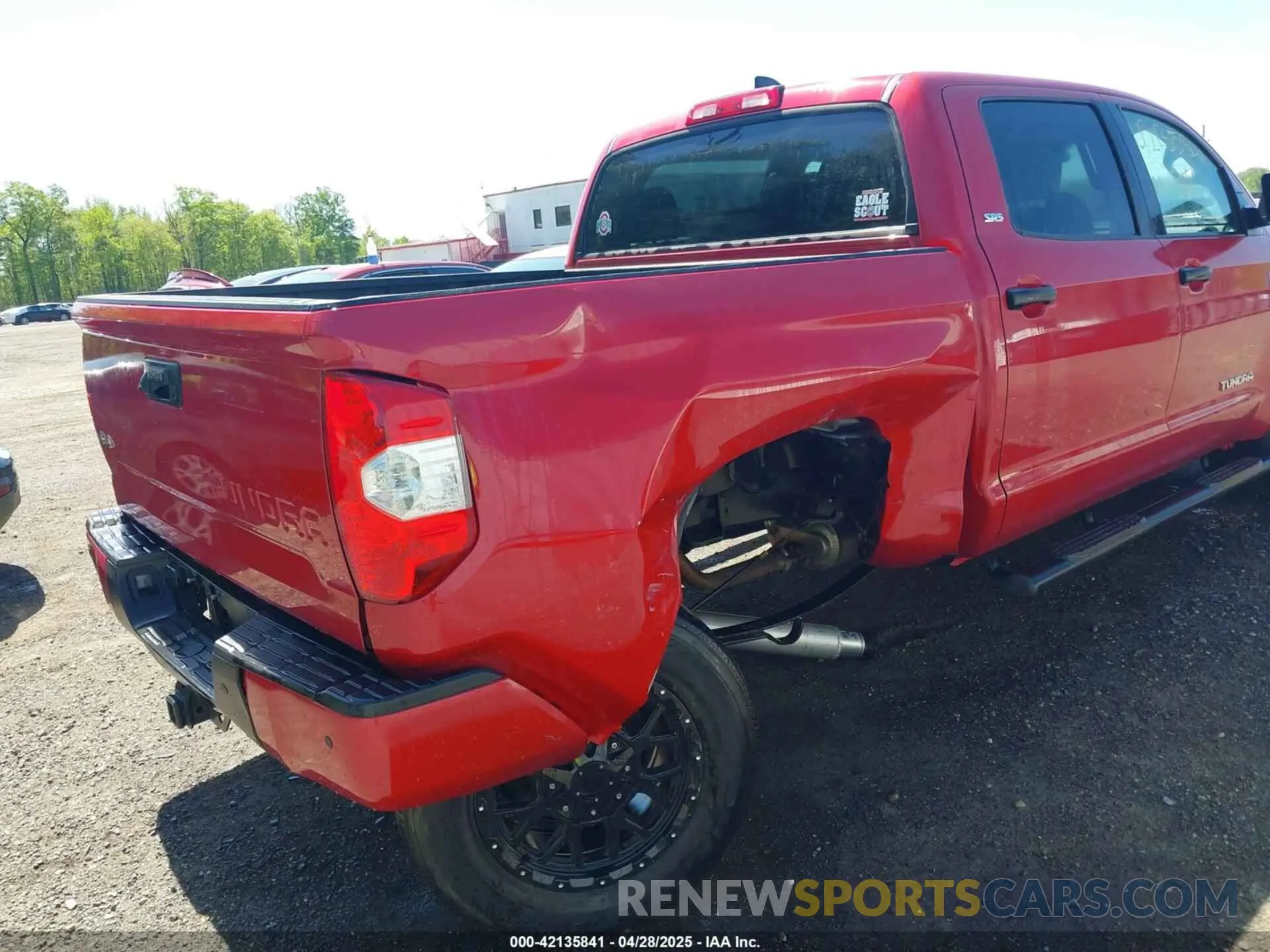 6 Photograph of a damaged car 5TFDY5F12MX977368 TOYOTA TUNDRA 2021