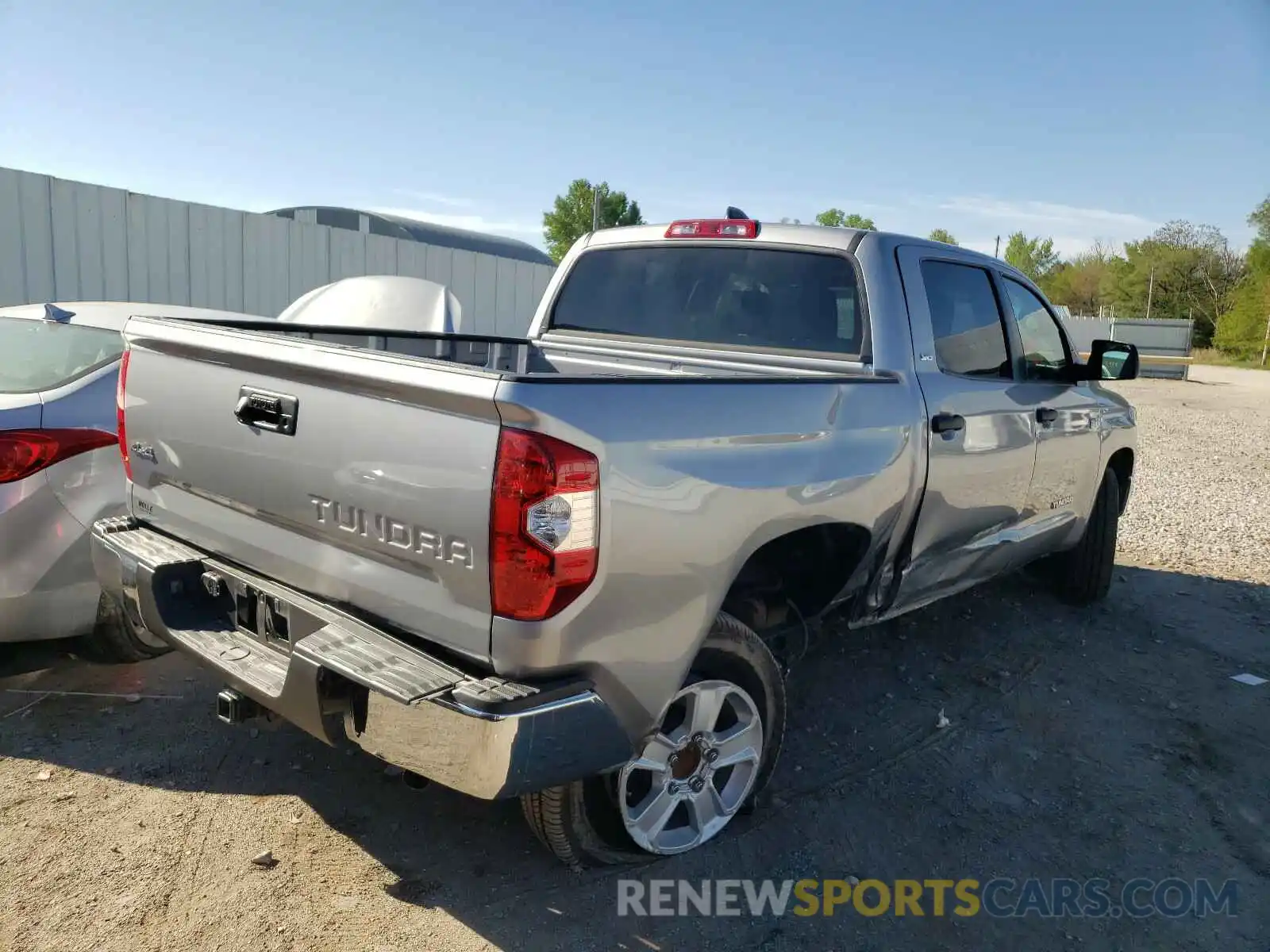 4 Photograph of a damaged car 5TFDY5F12MX979413 TOYOTA TUNDRA 2021