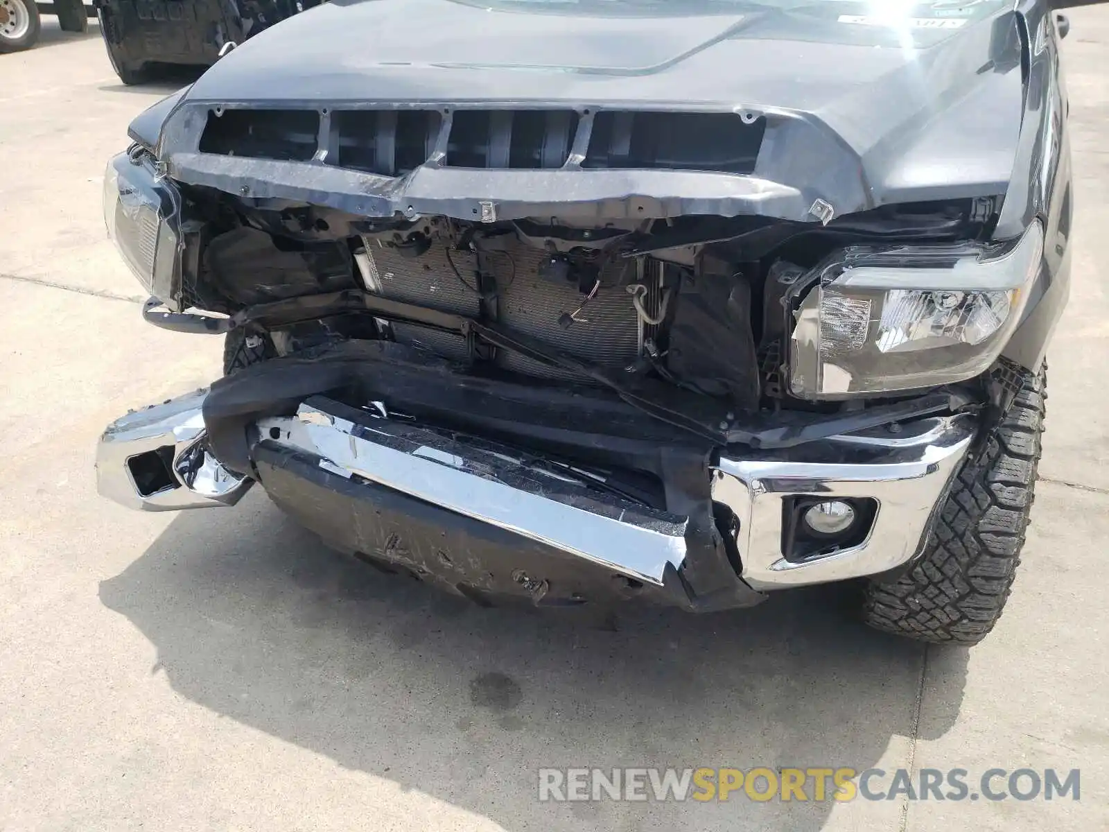 9 Photograph of a damaged car 5TFDY5F12MX994557 TOYOTA TUNDRA 2021