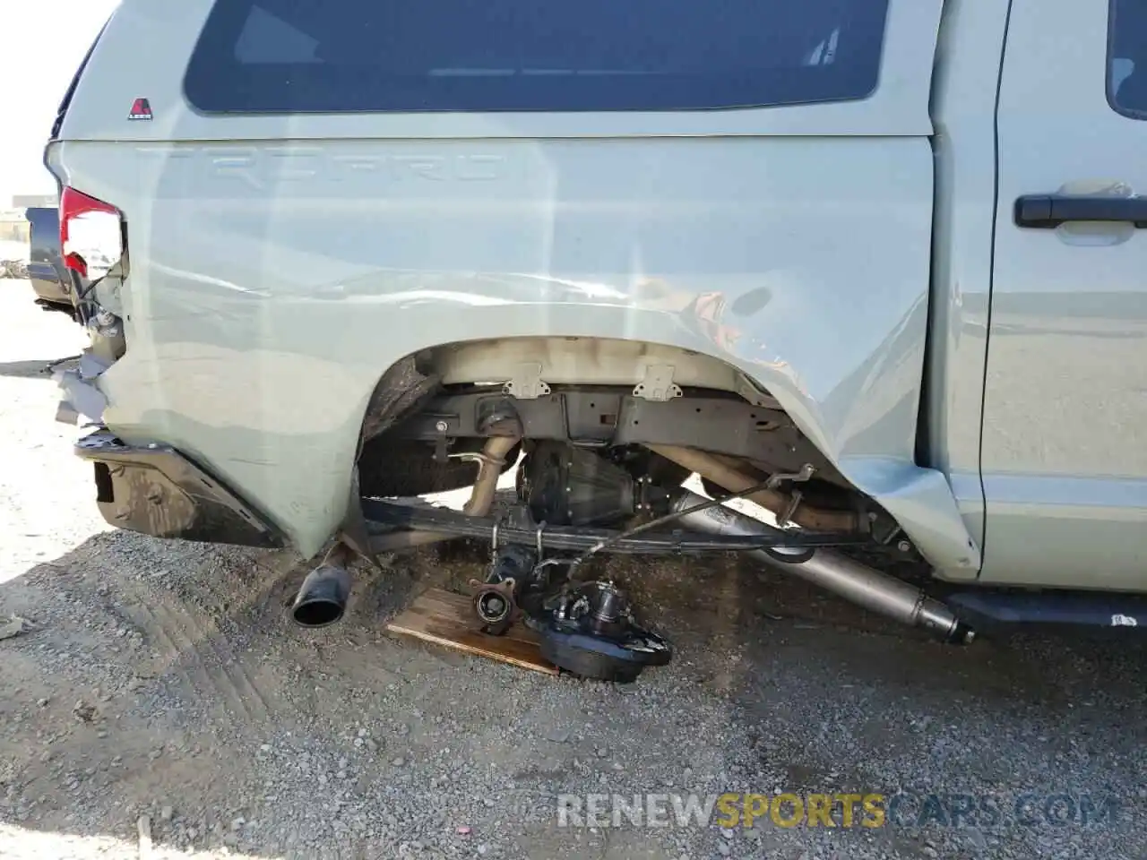 9 Photograph of a damaged car 5TFDY5F13MX976083 TOYOTA TUNDRA 2021