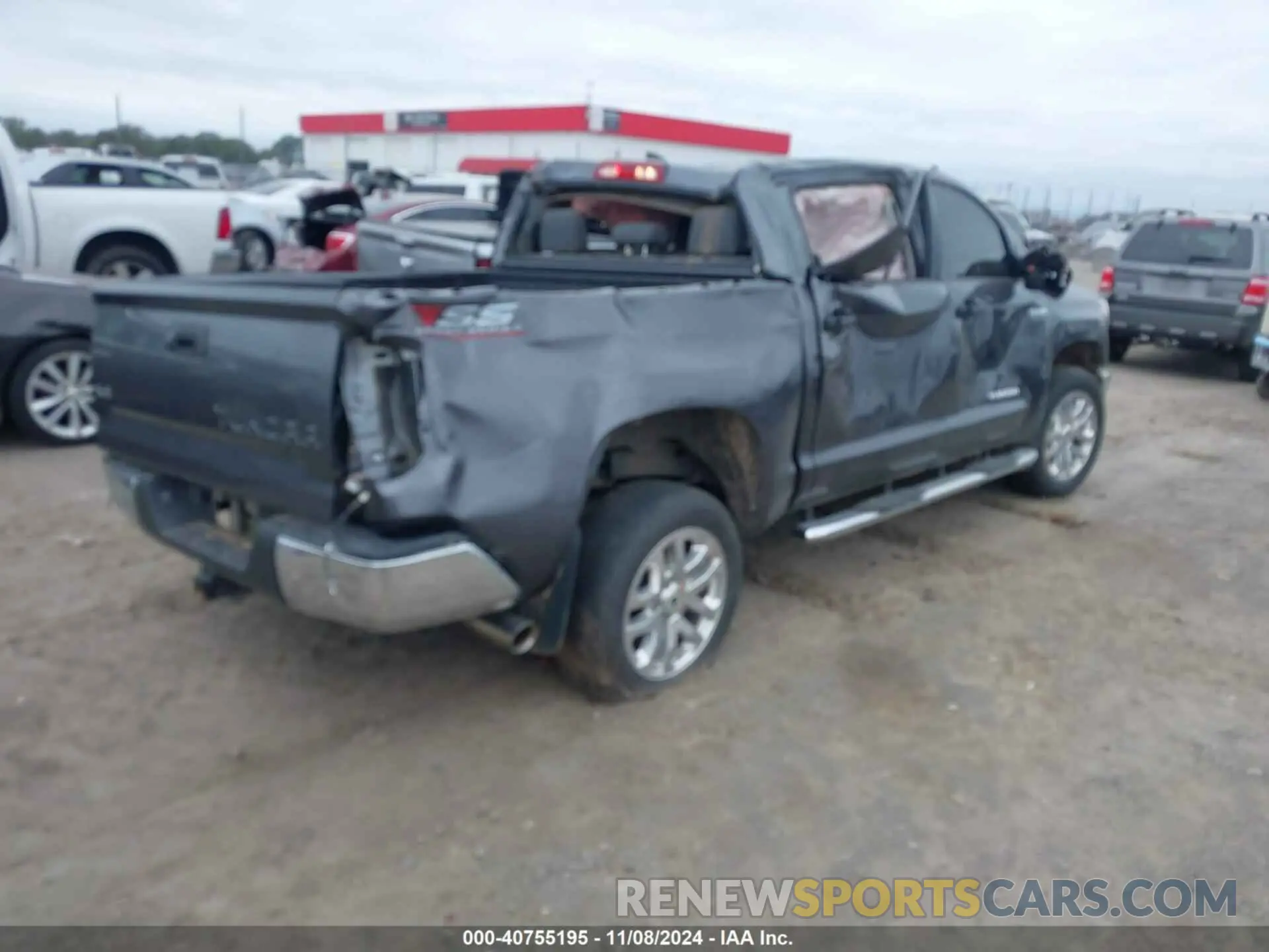 4 Photograph of a damaged car 5TFDY5F13MX982997 TOYOTA TUNDRA 2021