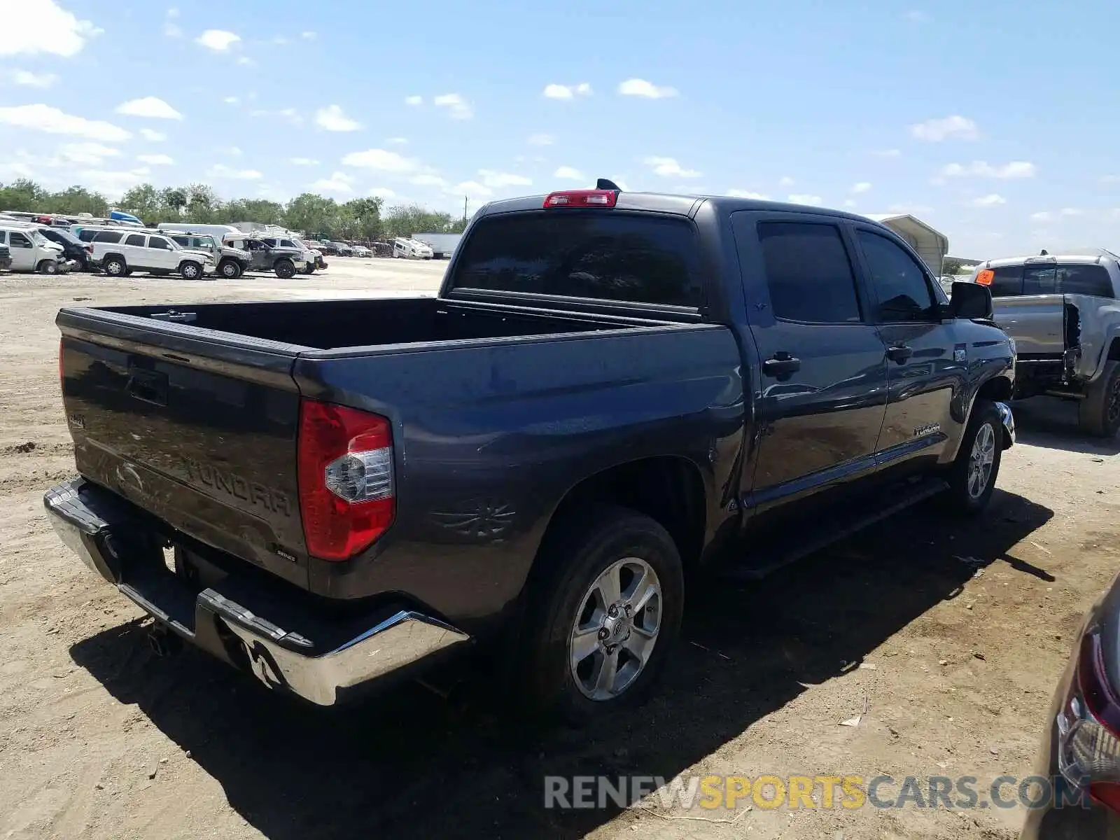 4 Photograph of a damaged car 5TFDY5F13MX990176 TOYOTA TUNDRA 2021