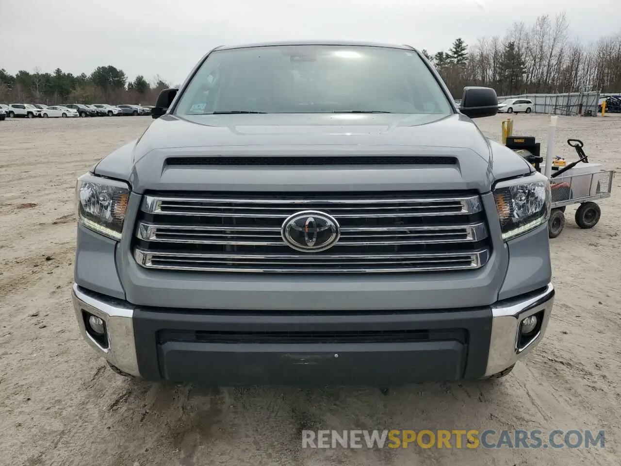 5 Photograph of a damaged car 5TFDY5F14MX964847 TOYOTA TUNDRA 2021
