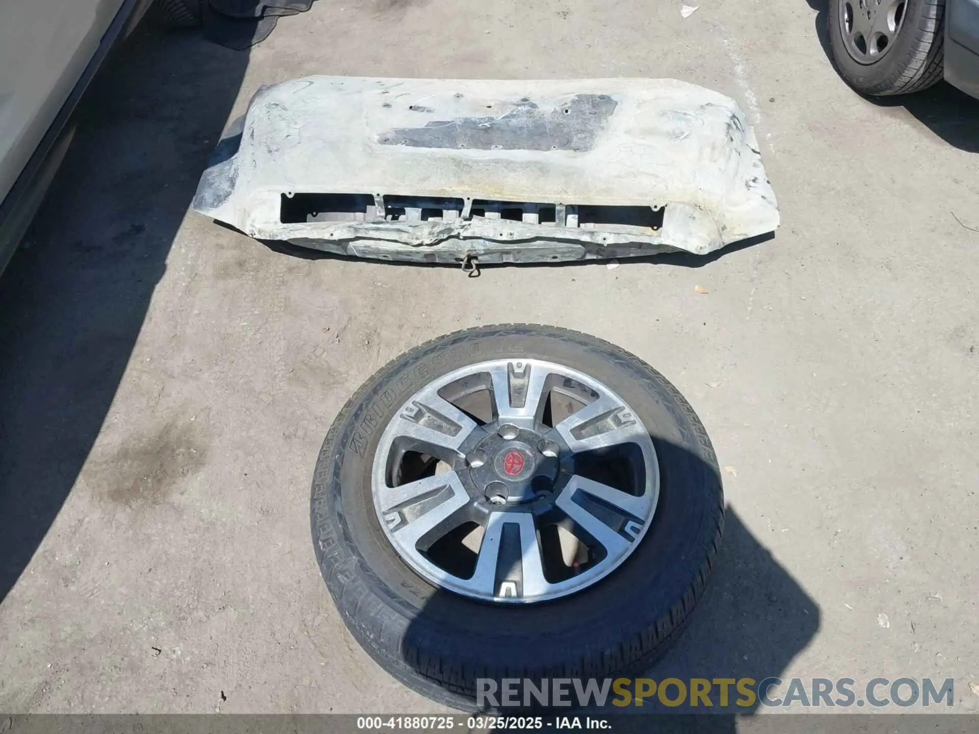 12 Photograph of a damaged car 5TFDY5F14MX980045 TOYOTA TUNDRA 2021