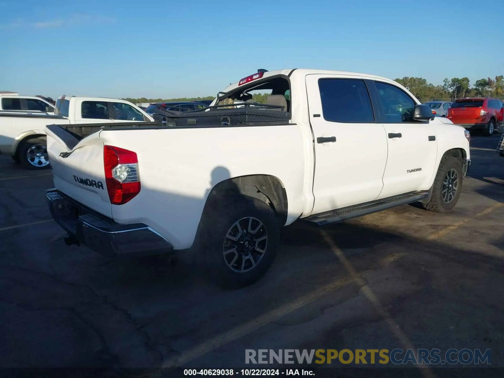 4 Photograph of a damaged car 5TFDY5F15MX003903 TOYOTA TUNDRA 2021