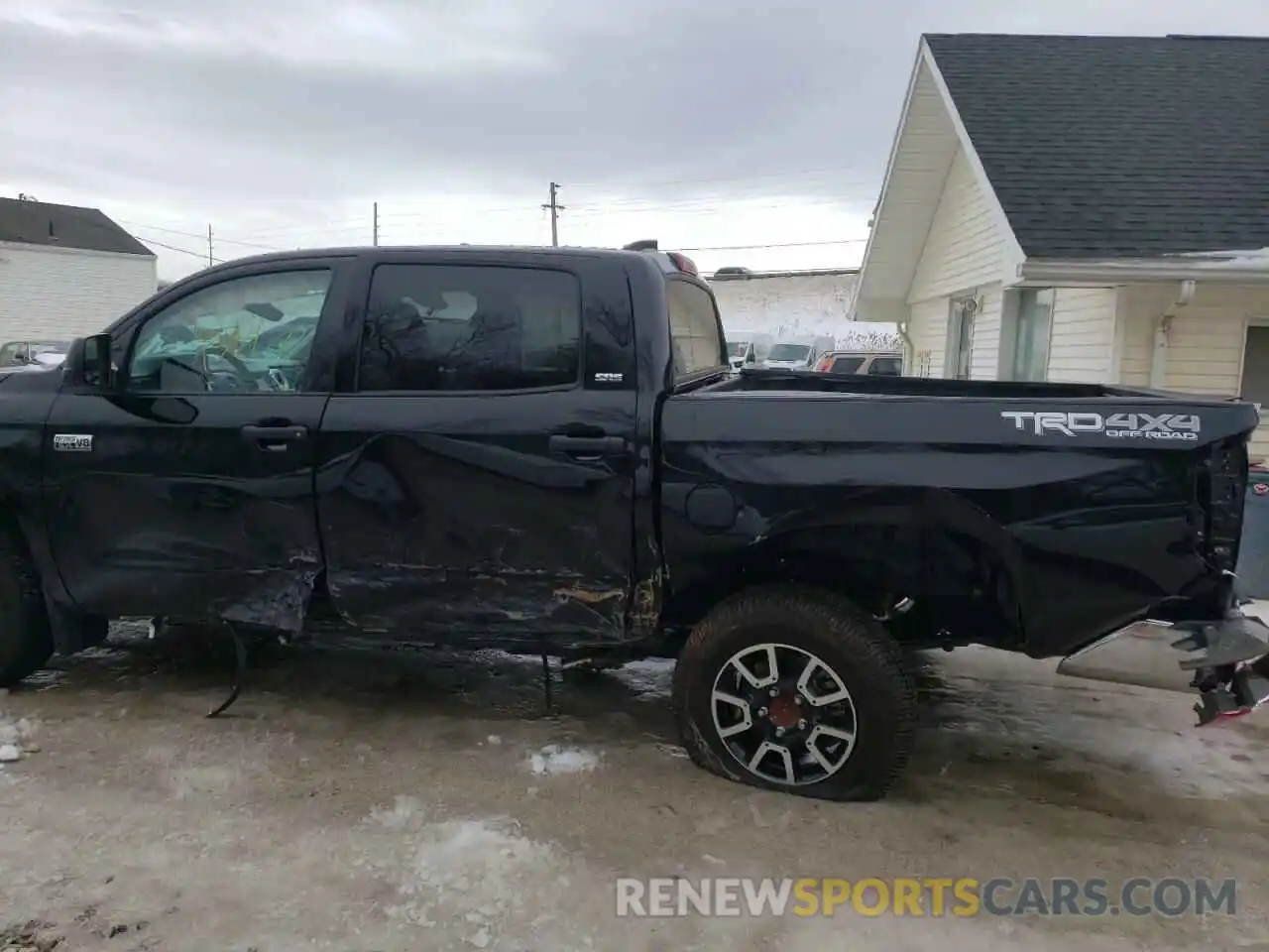 9 Photograph of a damaged car 5TFDY5F15MX045519 TOYOTA TUNDRA 2021