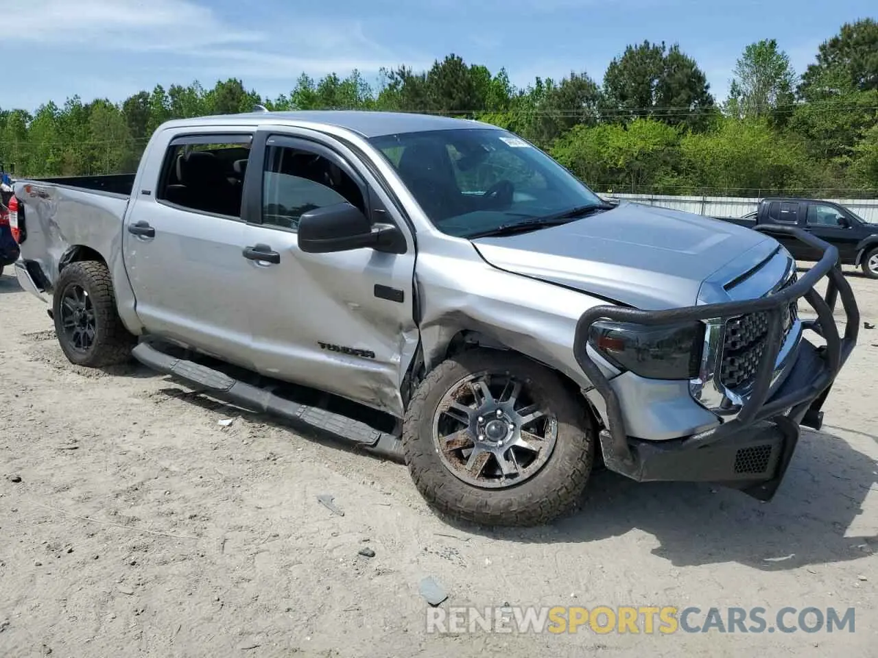 4 Photograph of a damaged car 5TFDY5F15MX972052 TOYOTA TUNDRA 2021