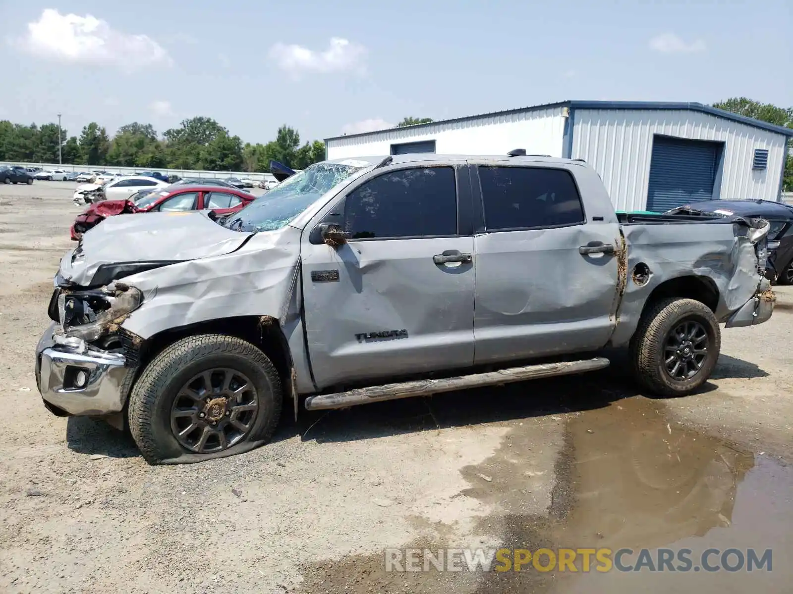 9 Photograph of a damaged car 5TFDY5F16MX007555 TOYOTA TUNDRA 2021