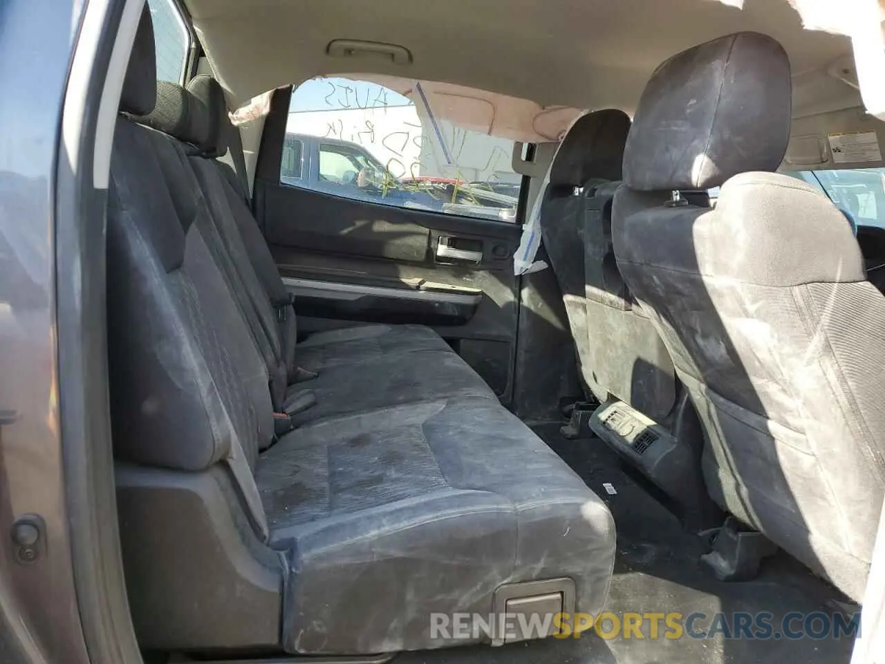 6 Photograph of a damaged car 5TFDY5F16MX021875 TOYOTA TUNDRA 2021