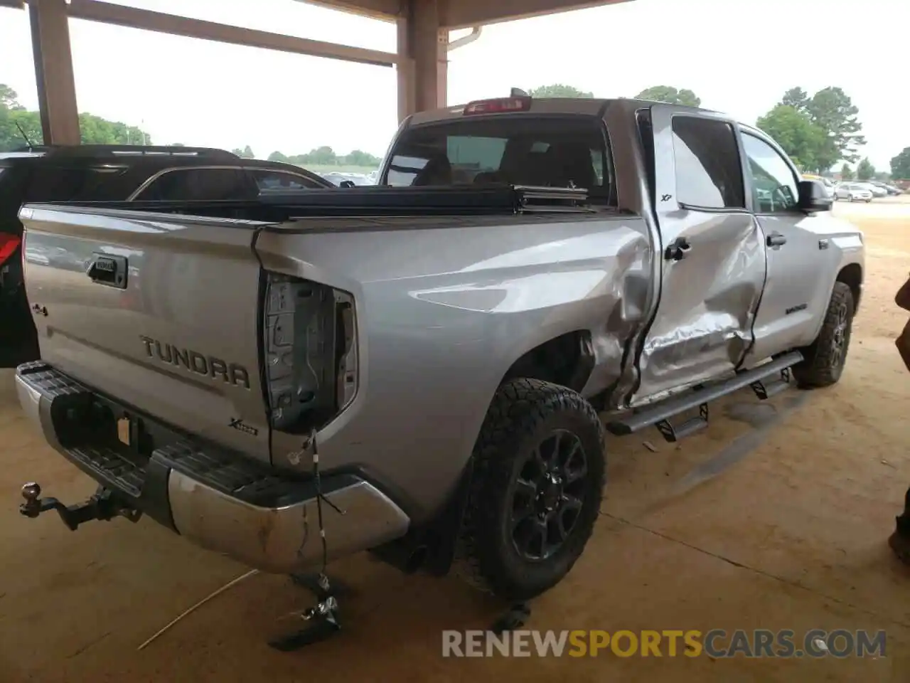 4 Photograph of a damaged car 5TFDY5F16MX964994 TOYOTA TUNDRA 2021