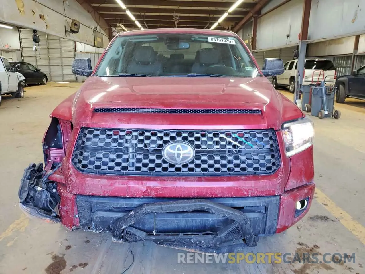 5 Photograph of a damaged car 5TFDY5F17MX006401 TOYOTA TUNDRA 2021