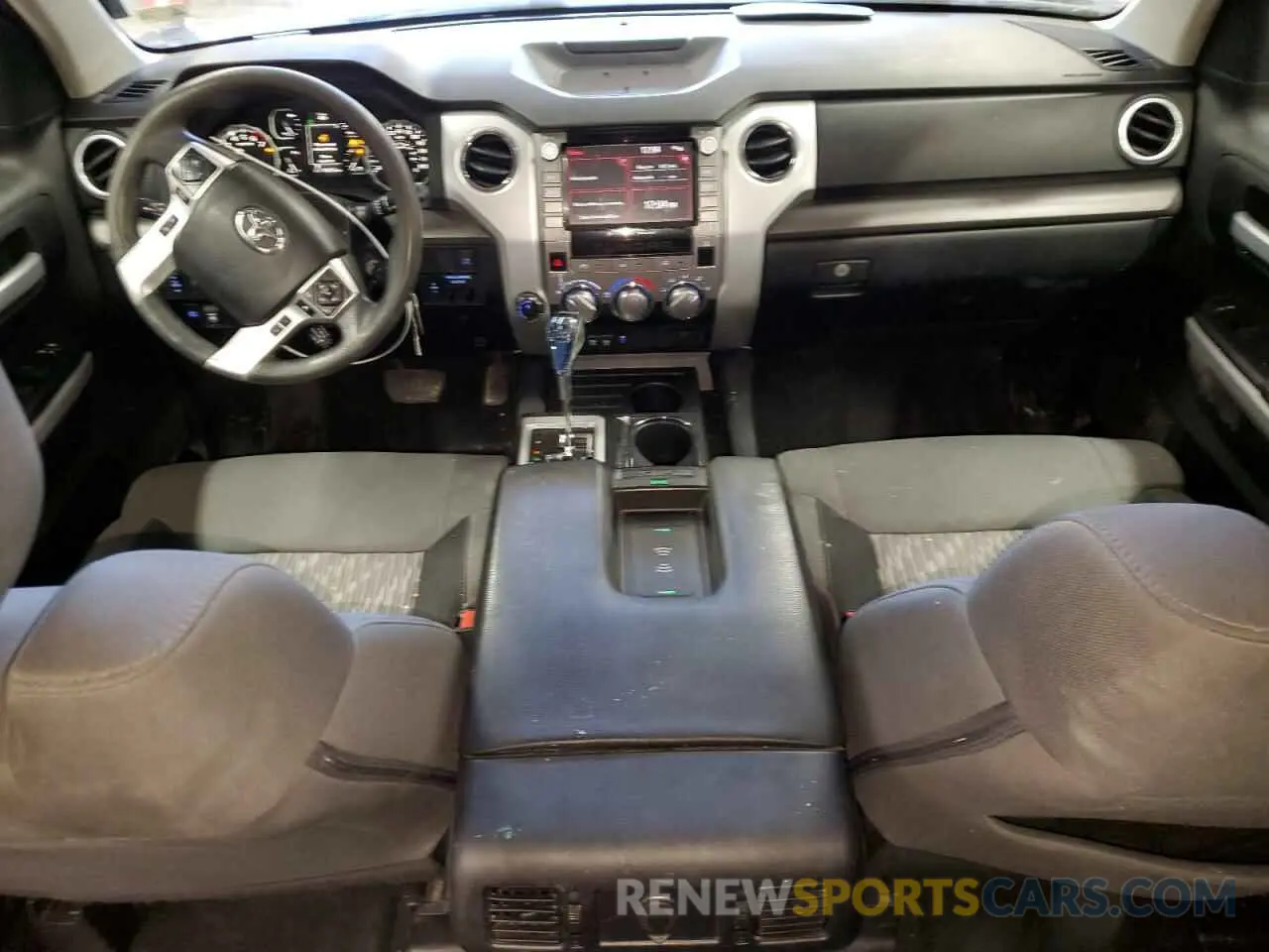 8 Photograph of a damaged car 5TFDY5F17MX006401 TOYOTA TUNDRA 2021