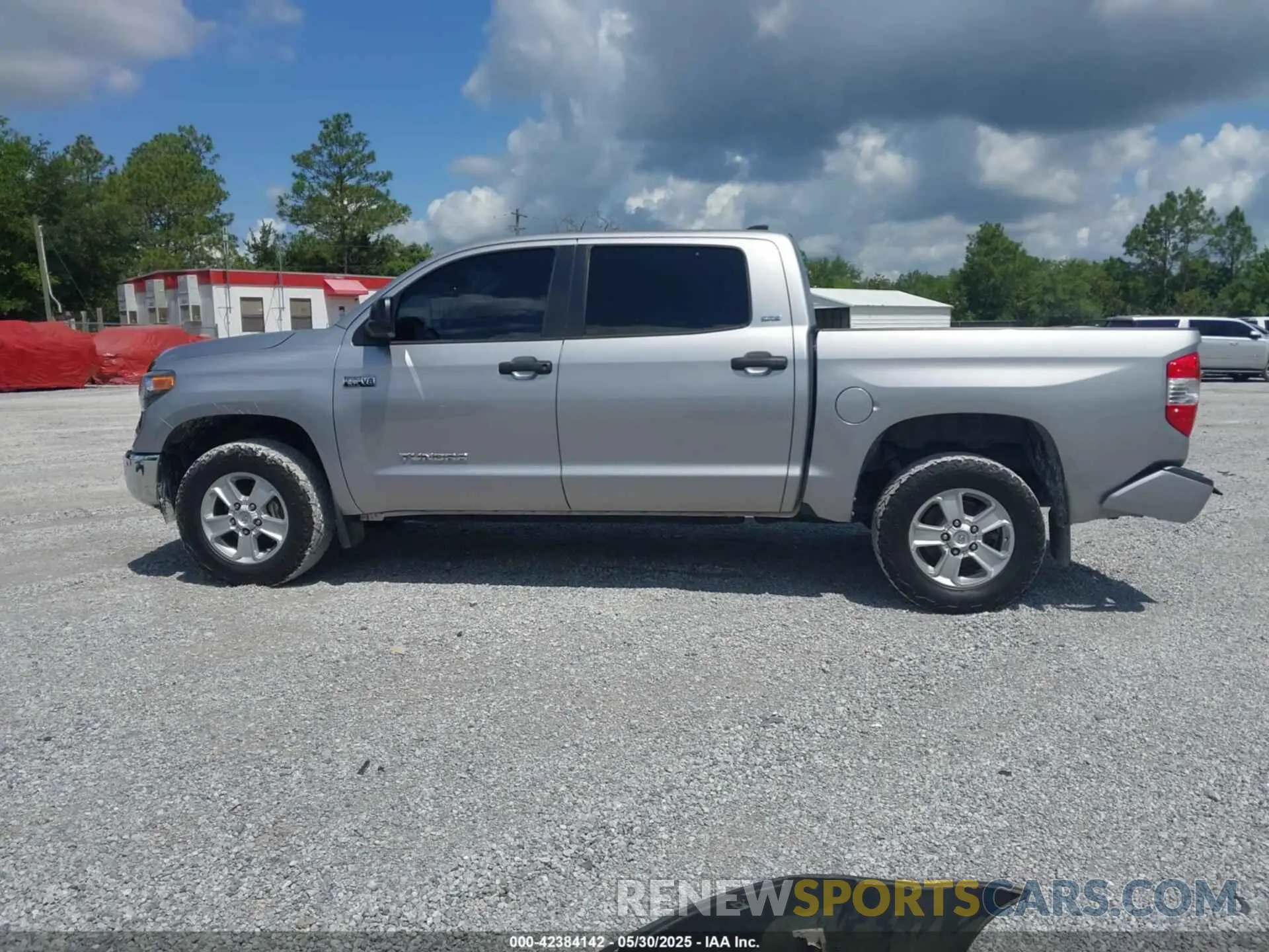 14 Photograph of a damaged car 5TFDY5F17MX047532 TOYOTA TUNDRA 2021