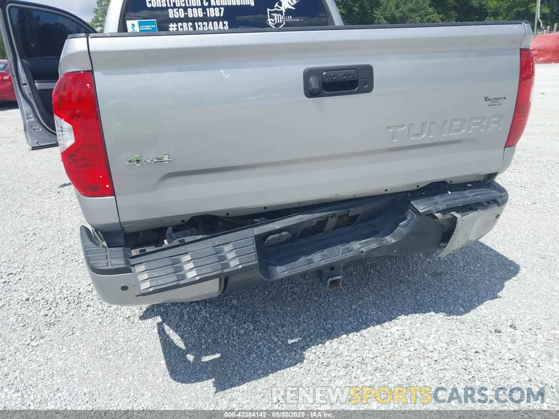 6 Photograph of a damaged car 5TFDY5F17MX047532 TOYOTA TUNDRA 2021
