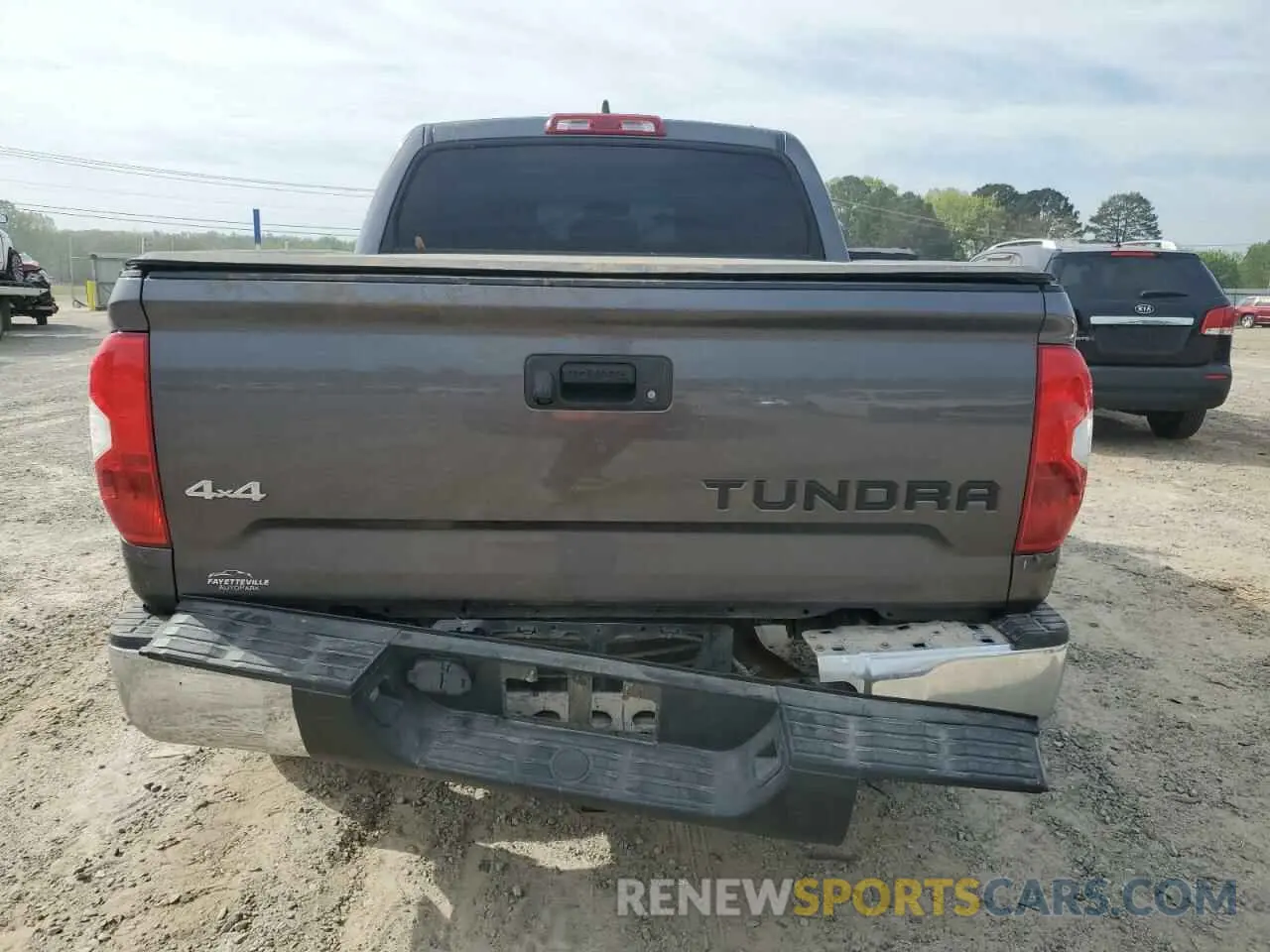 6 Photograph of a damaged car 5TFDY5F17MX994358 TOYOTA TUNDRA 2021