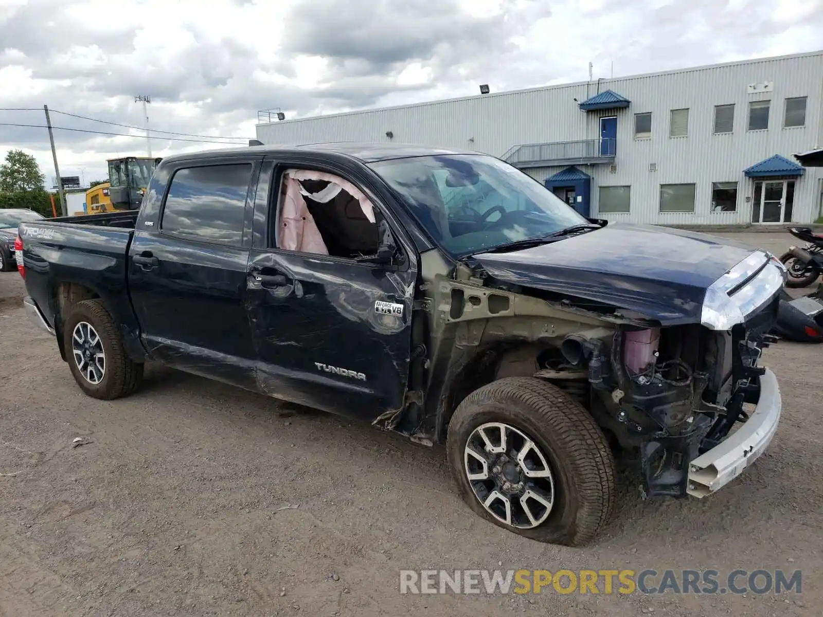 1 Photograph of a damaged car 5TFDY5F18MX960204 TOYOTA TUNDRA 2021