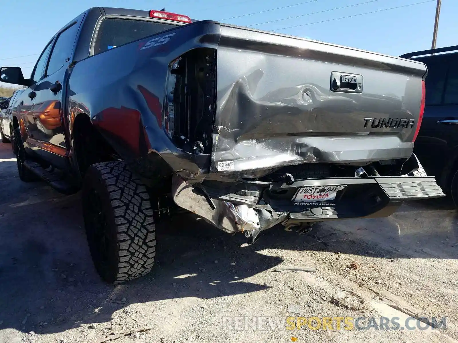 9 Photograph of a damaged car 5TFDY5F18MX960722 TOYOTA TUNDRA 2021