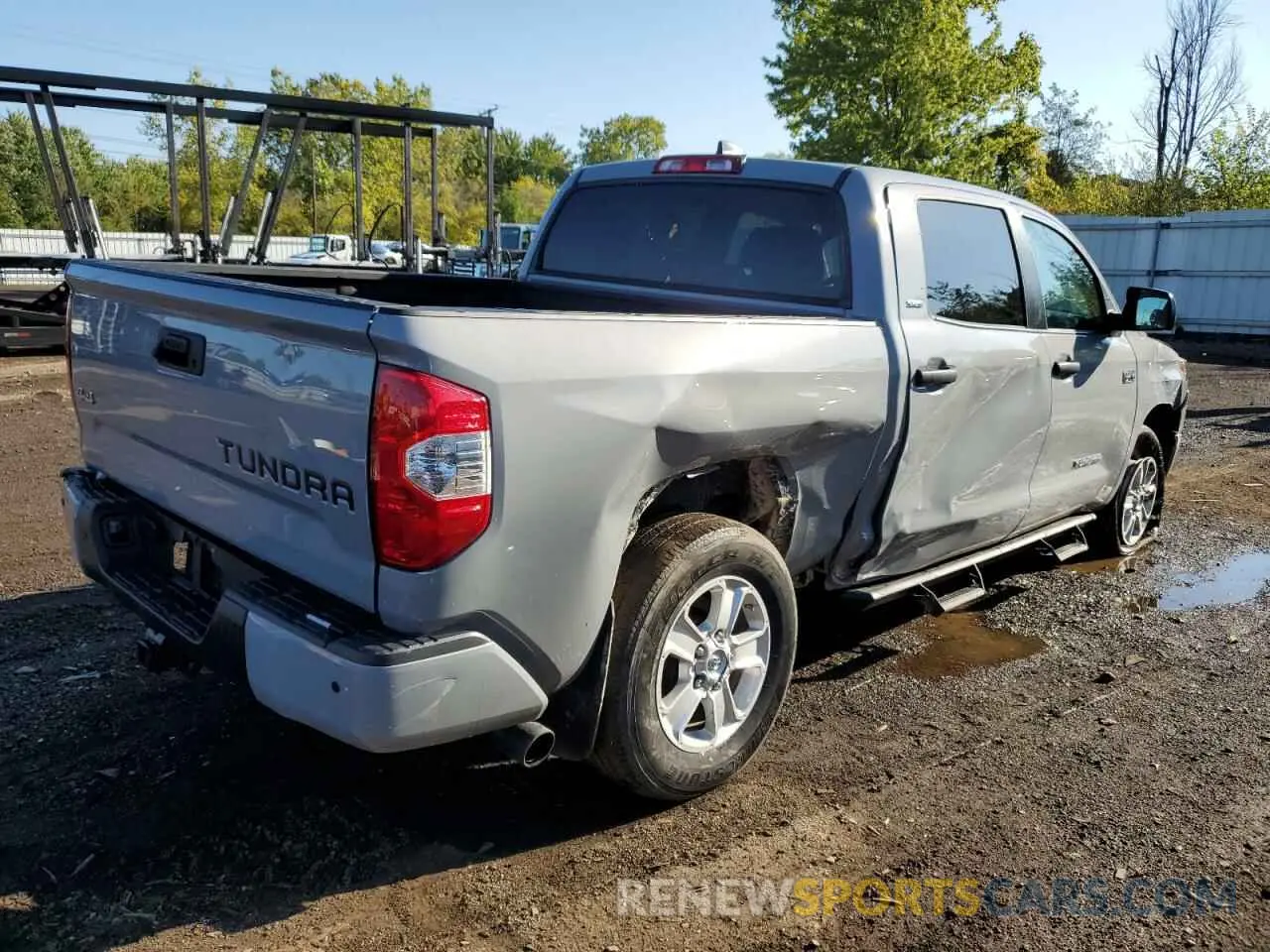4 Photograph of a damaged car 5TFDY5F18MX978346 TOYOTA TUNDRA 2021