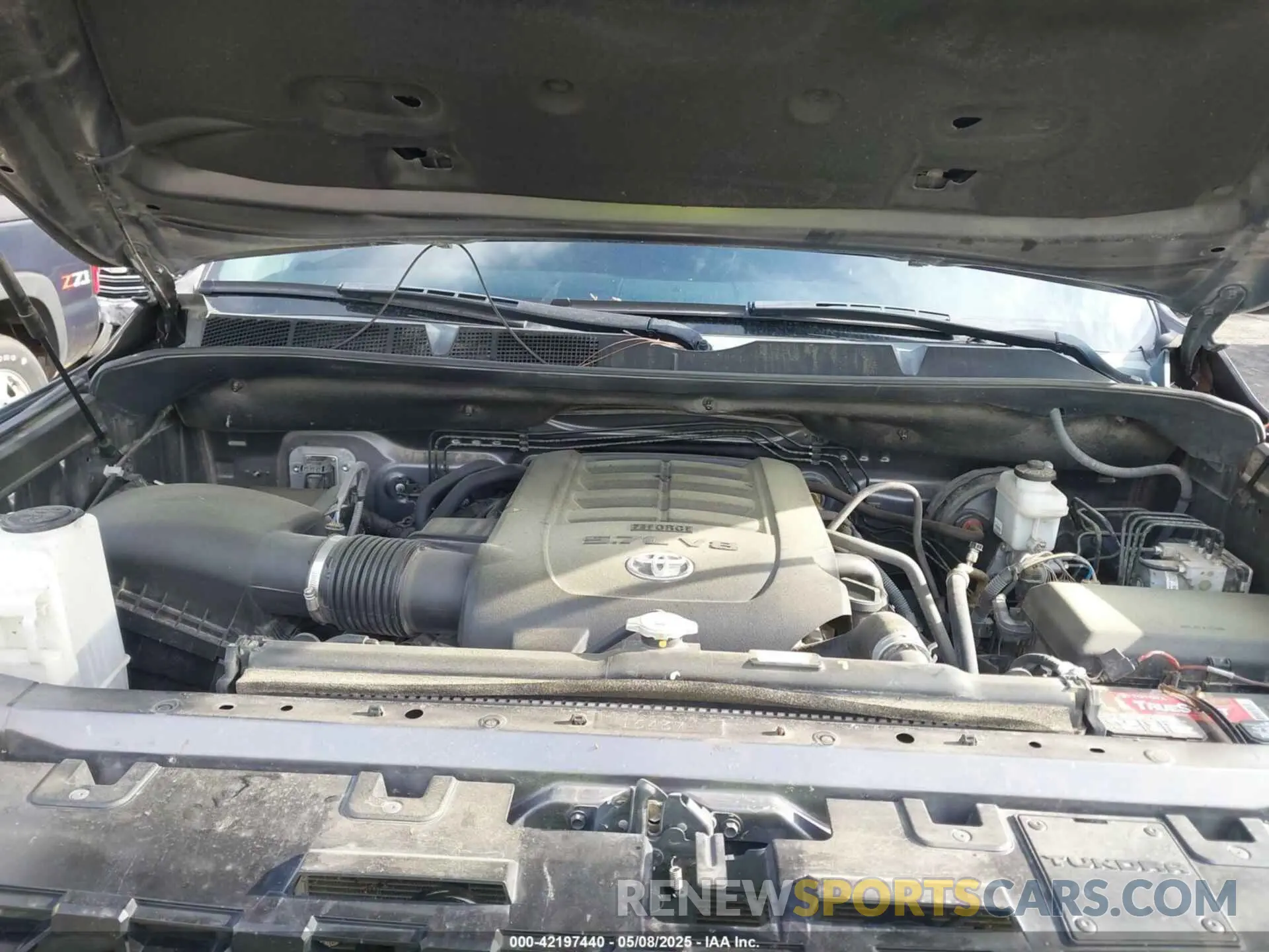10 Photograph of a damaged car 5TFDY5F19MX004939 TOYOTA TUNDRA 2021