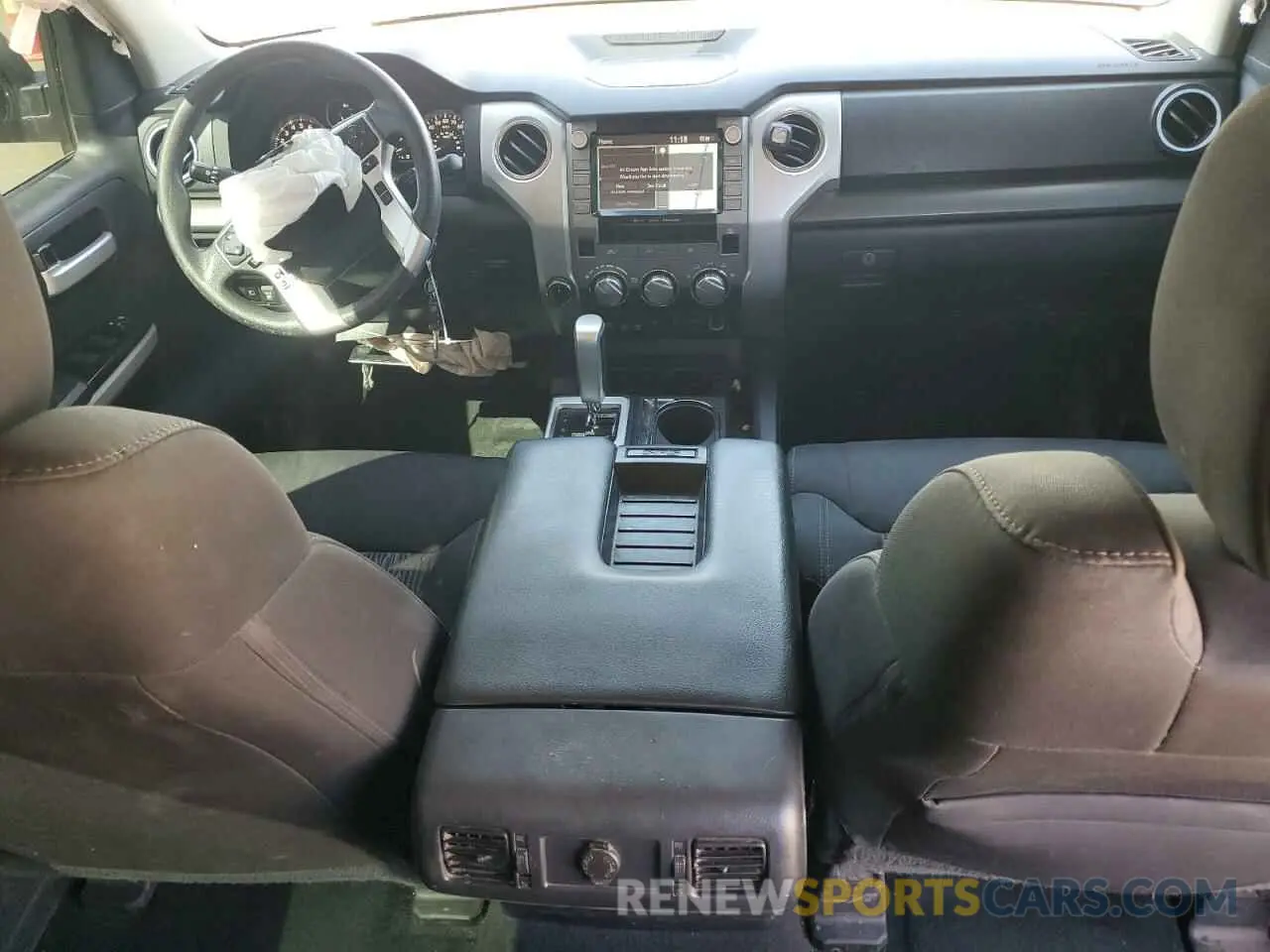 8 Photograph of a damaged car 5TFDY5F19MX977626 TOYOTA TUNDRA 2021