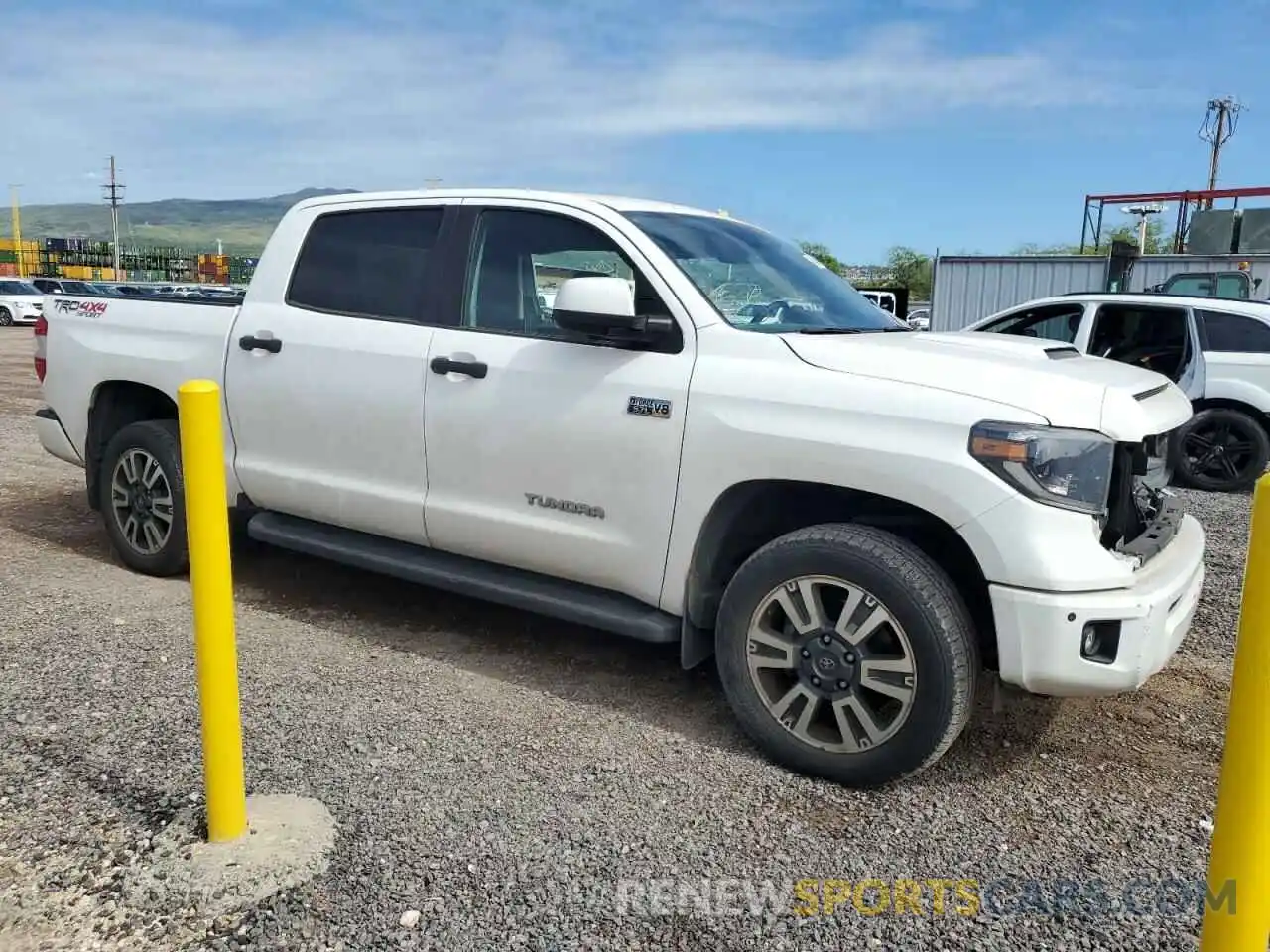 4 Photograph of a damaged car 5TFDY5F19MX987461 TOYOTA TUNDRA 2021