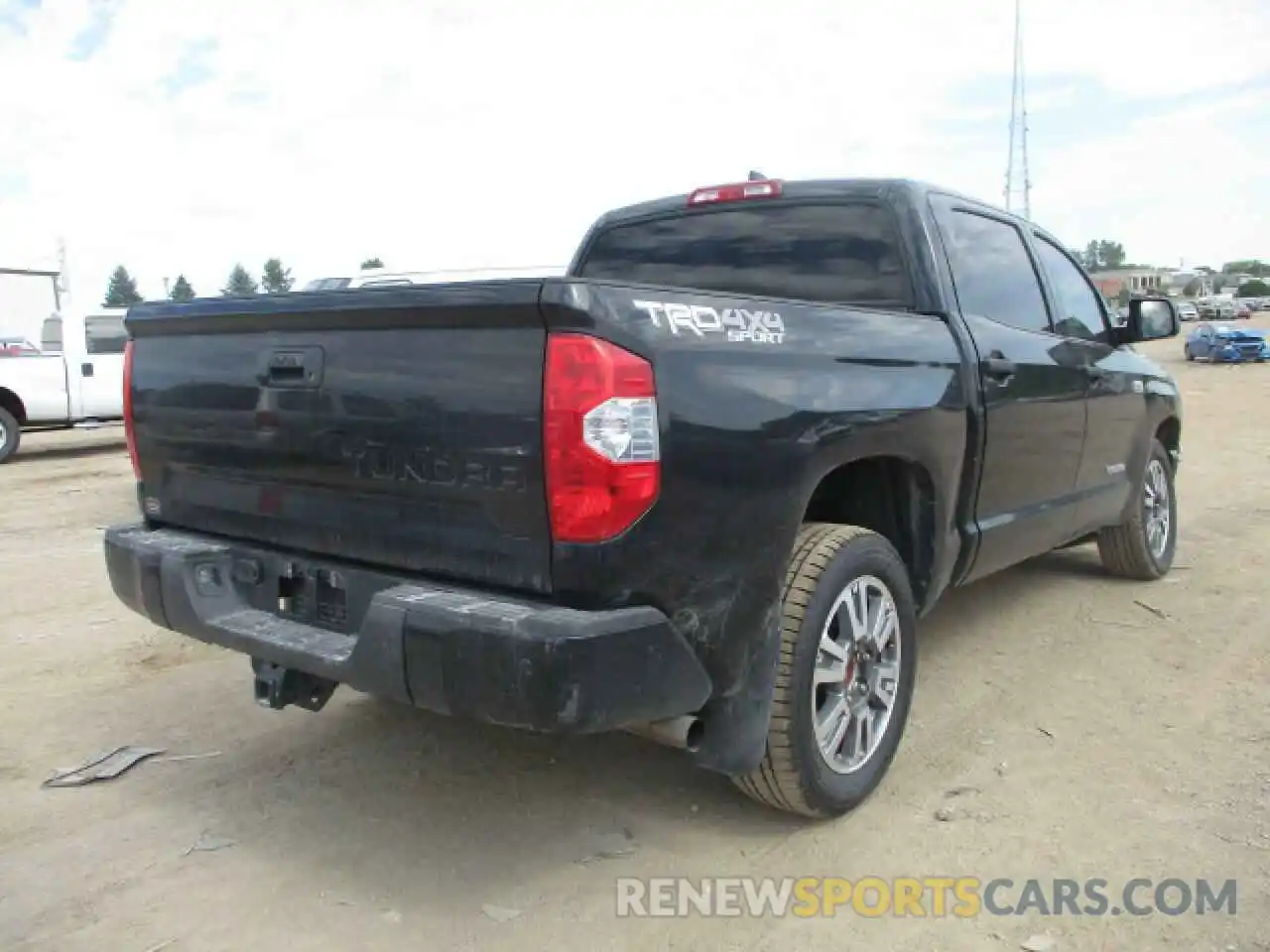 4 Photograph of a damaged car 5TFDY5F19MX994023 TOYOTA TUNDRA 2021