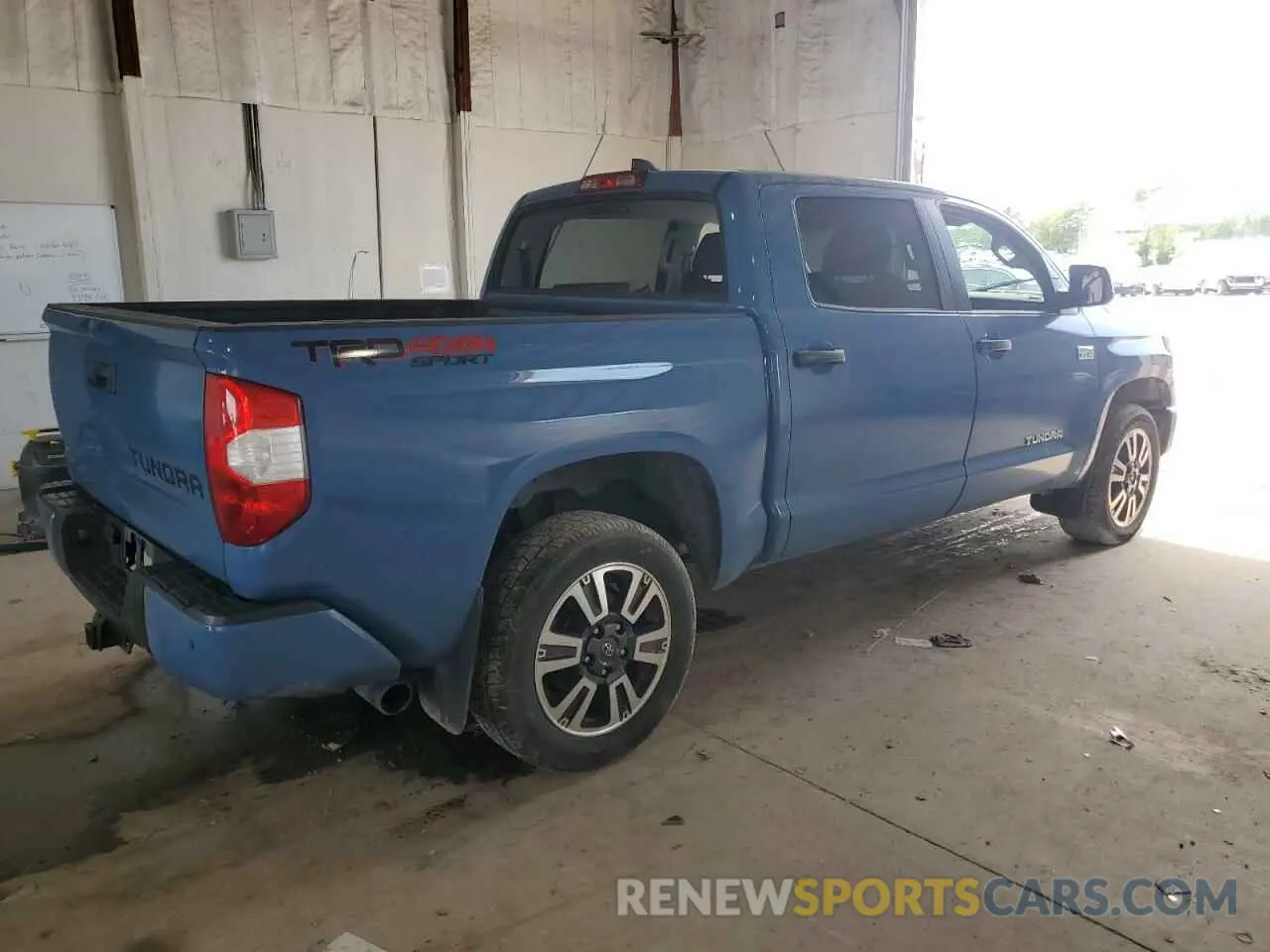 3 Photograph of a damaged car 5TFDY5F1XMX014301 TOYOTA TUNDRA 2021