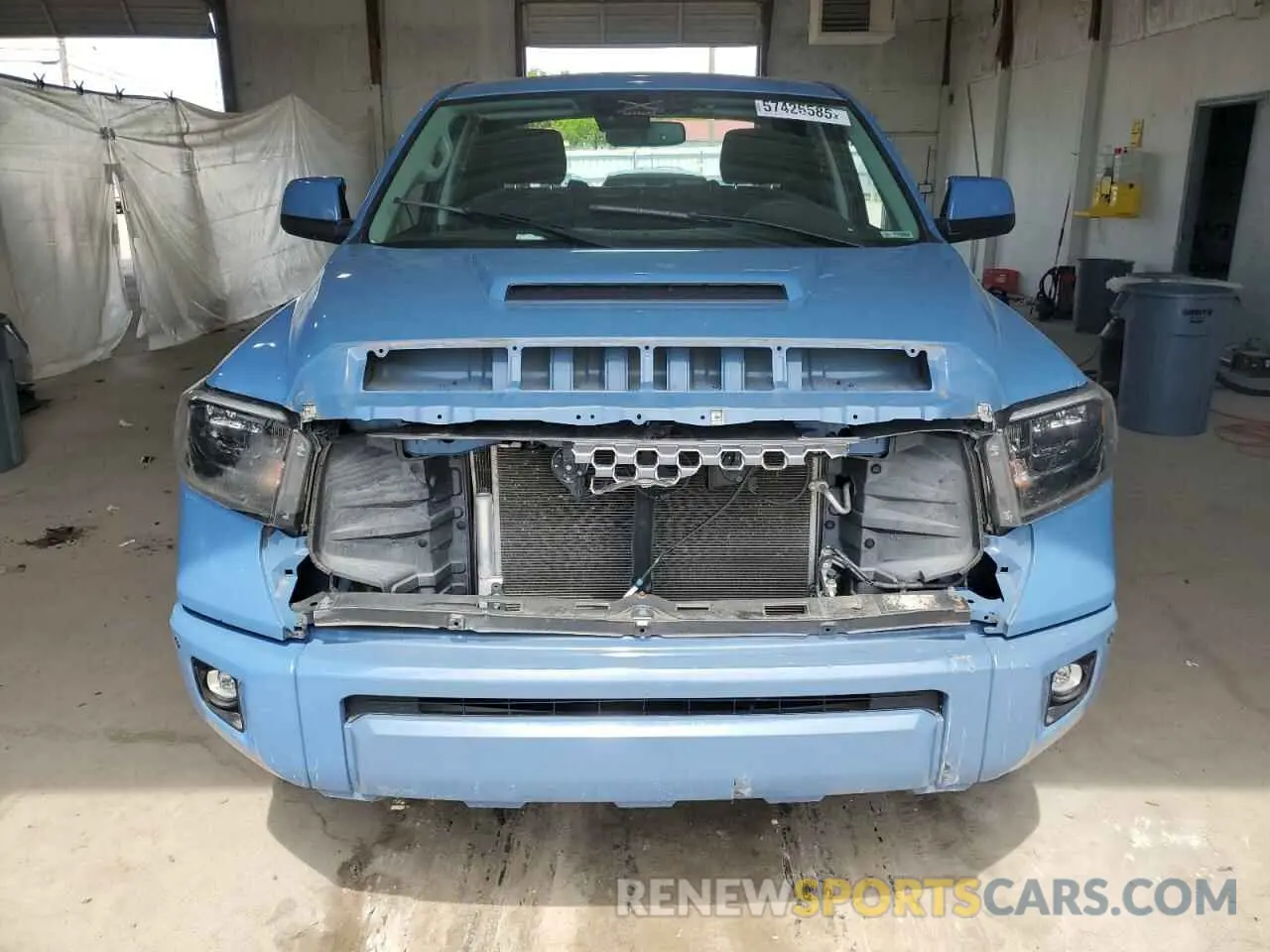 5 Photograph of a damaged car 5TFDY5F1XMX014301 TOYOTA TUNDRA 2021