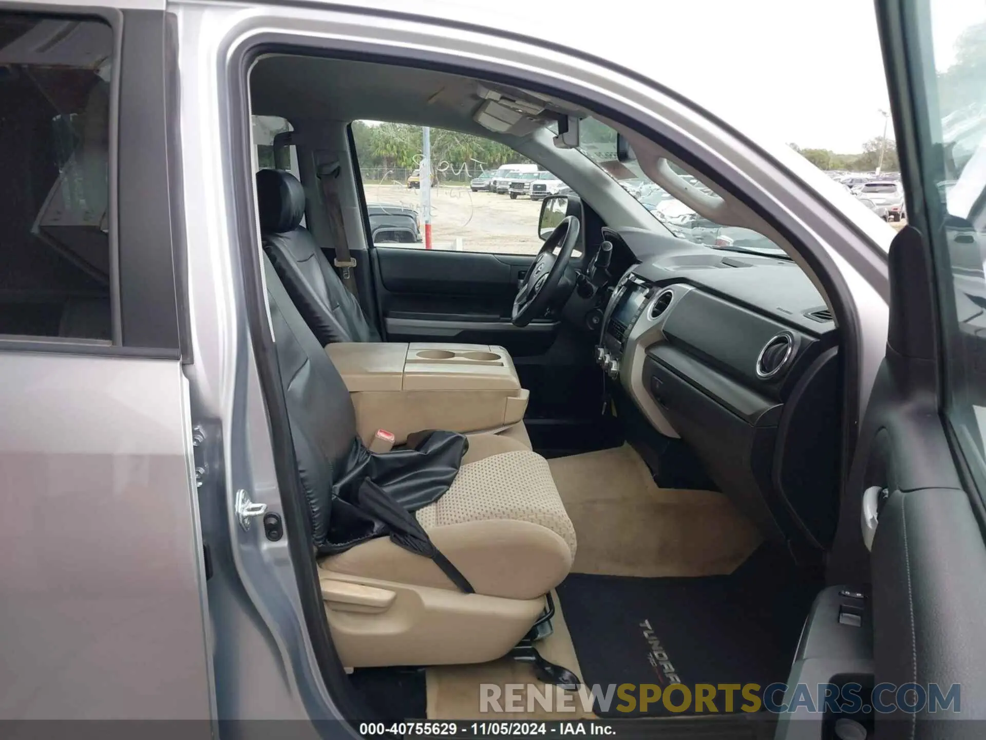 5 Photograph of a damaged car 5TFDY5F1XMX018848 TOYOTA TUNDRA 2021