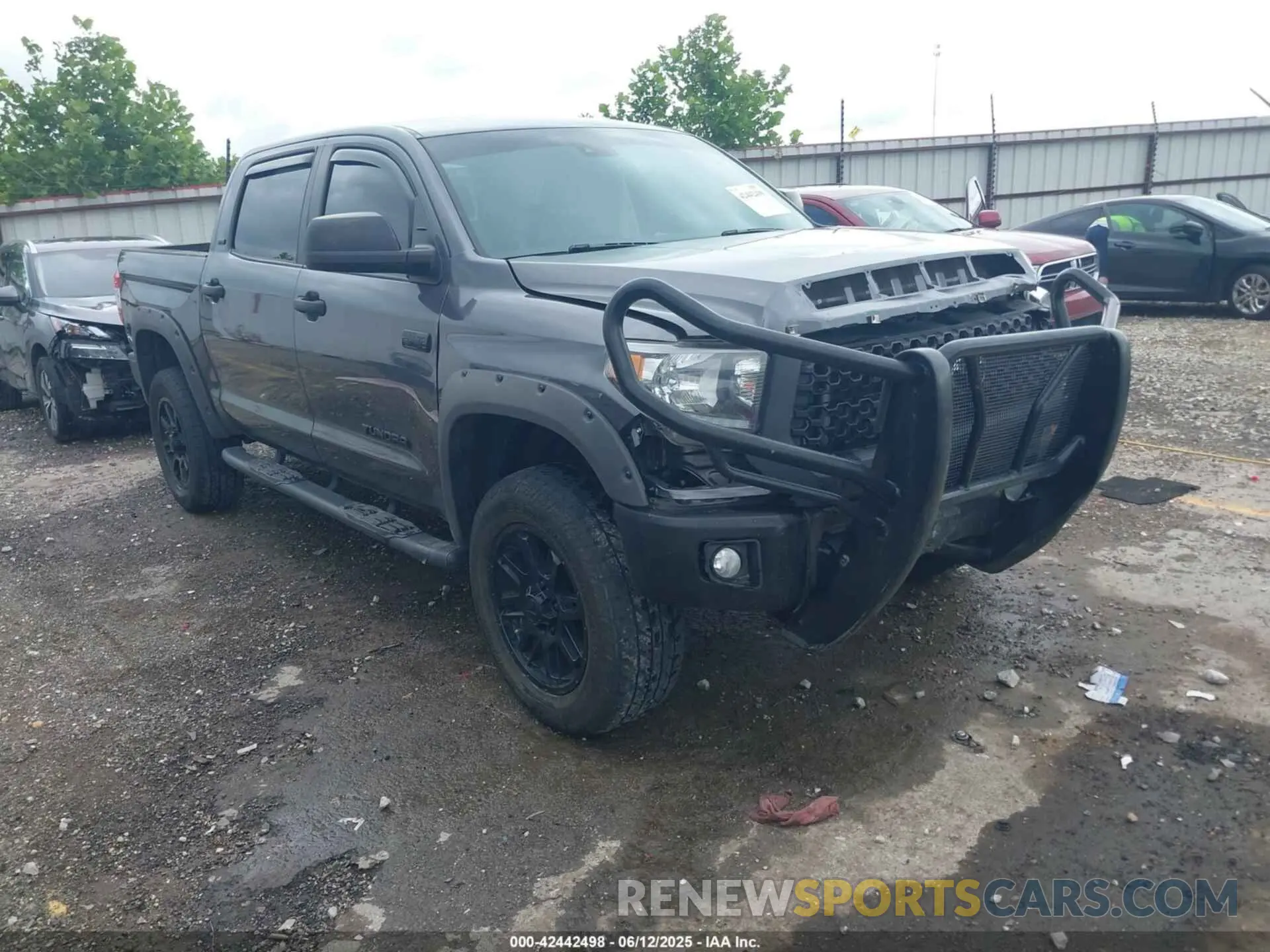 6 Photograph of a damaged car 5TFDY5F1XMX025833 TOYOTA TUNDRA 2021