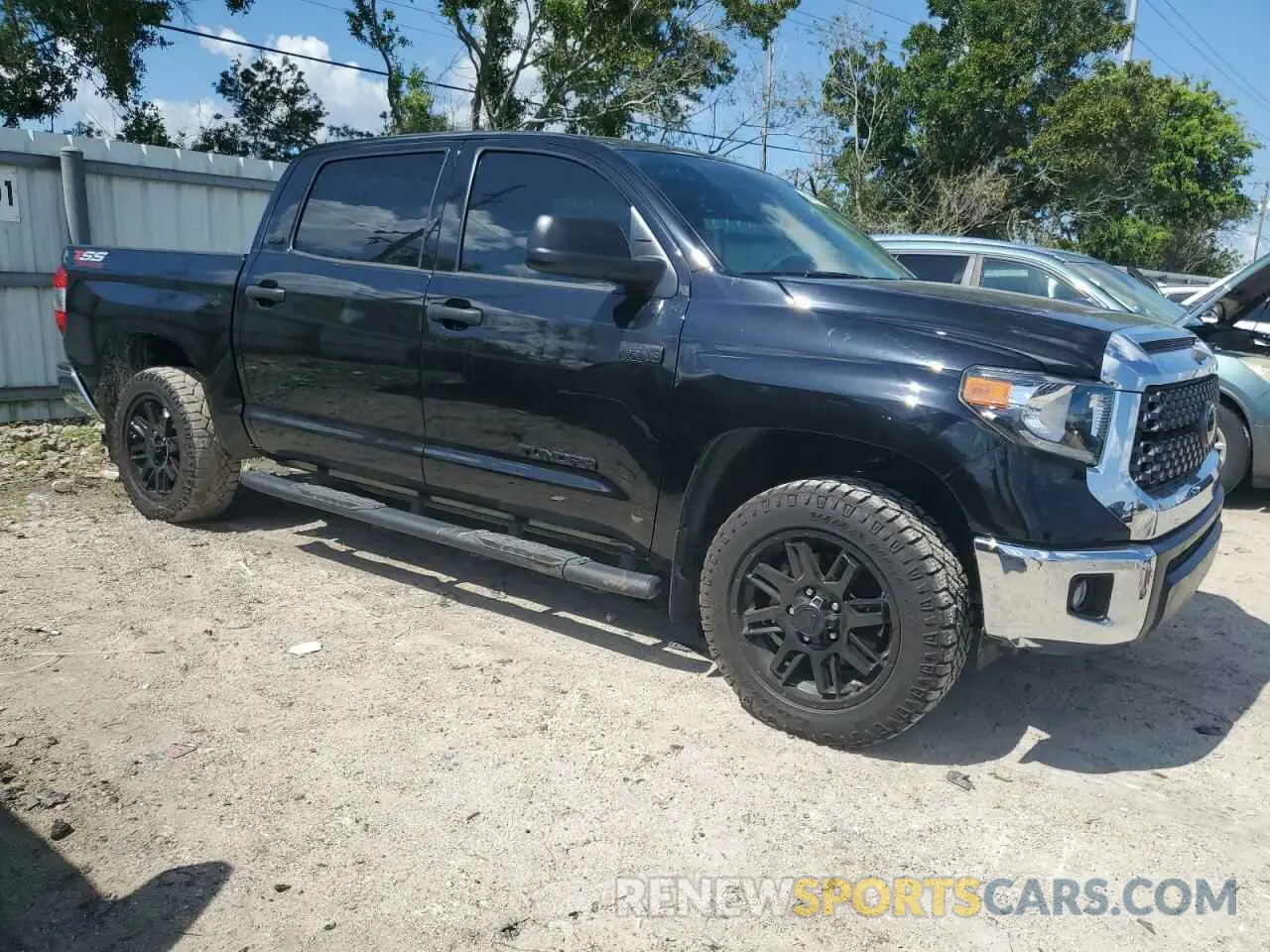 4 Photograph of a damaged car 5TFDY5F1XMX047153 TOYOTA TUNDRA 2021