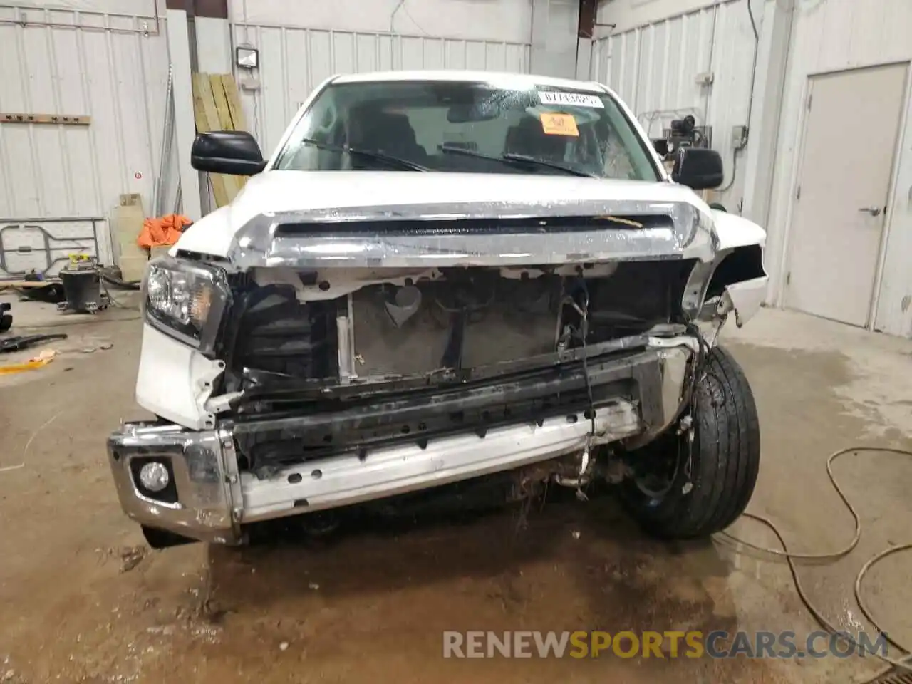 5 Photograph of a damaged car 5TFDY5F1XMX999215 TOYOTA TUNDRA 2021