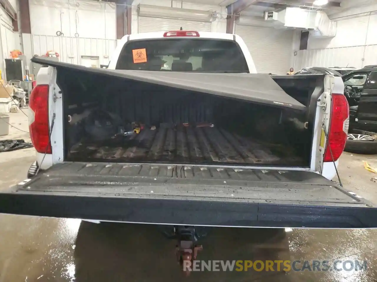 6 Photograph of a damaged car 5TFDY5F1XMX999215 TOYOTA TUNDRA 2021