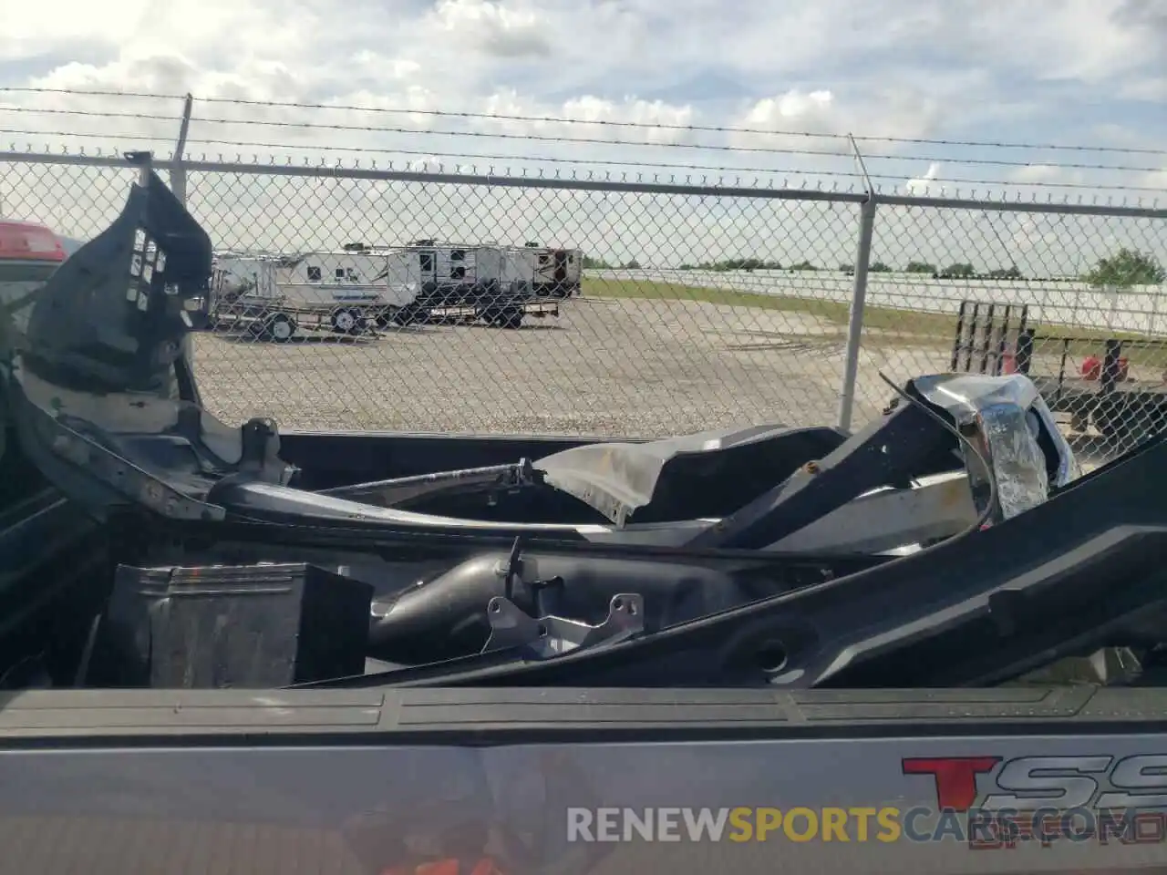 9 Photograph of a damaged car 5TFEY5F10MX299319 TOYOTA TUNDRA 2021