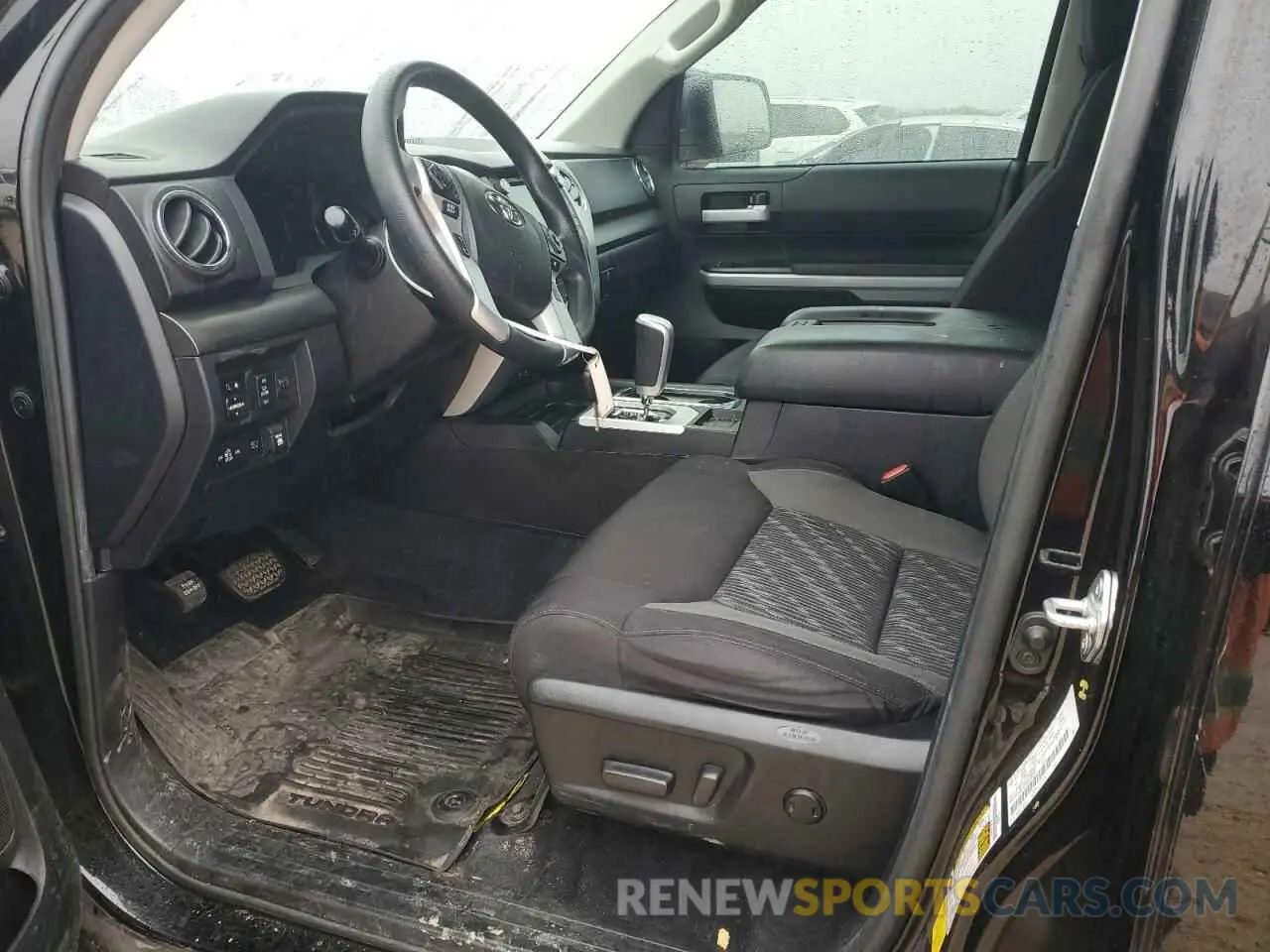 7 Photograph of a damaged car 5TFEY5F10MX300257 TOYOTA TUNDRA 2021