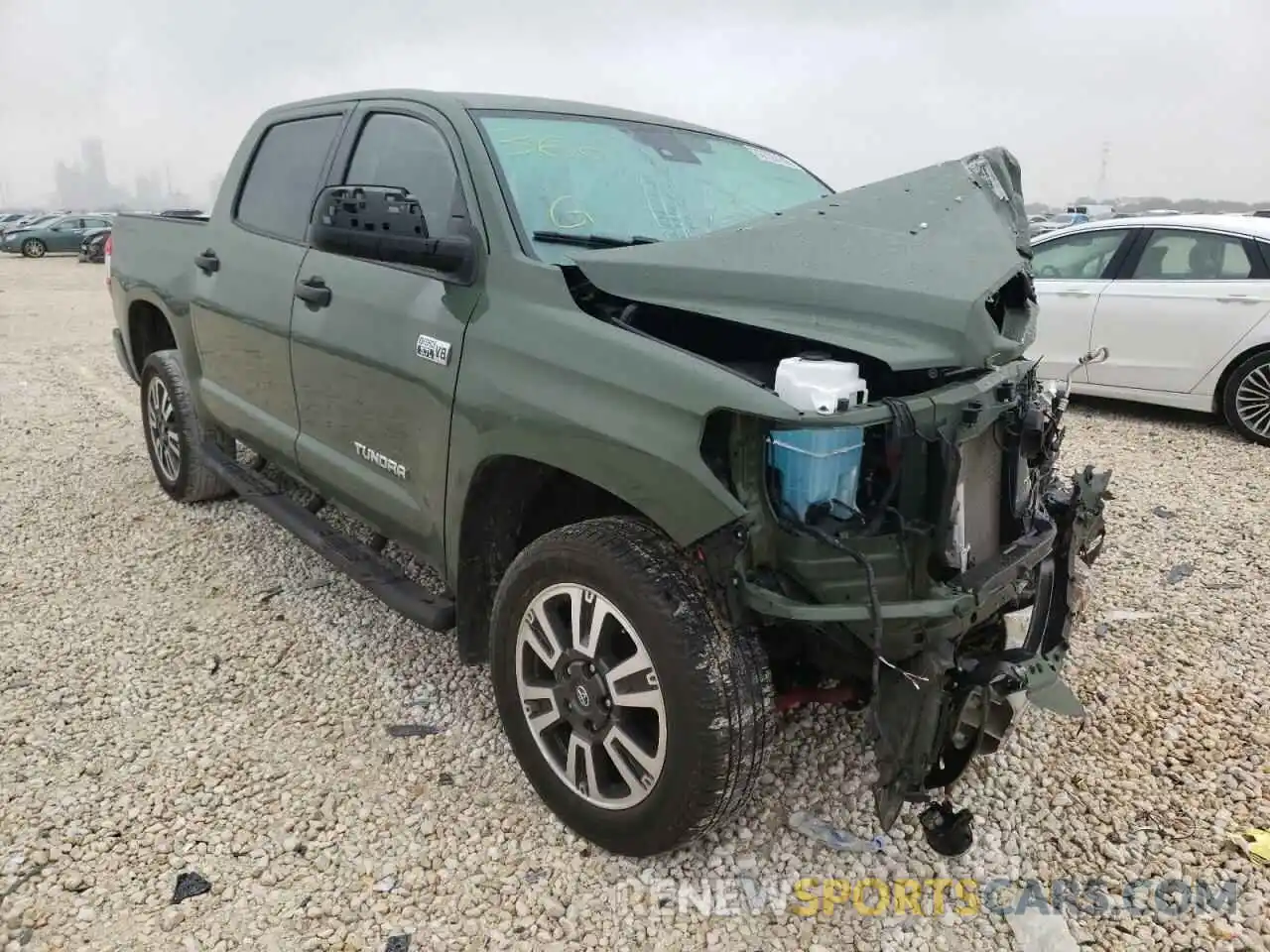 1 Photograph of a damaged car 5TFEY5F11MX274722 TOYOTA TUNDRA 2021