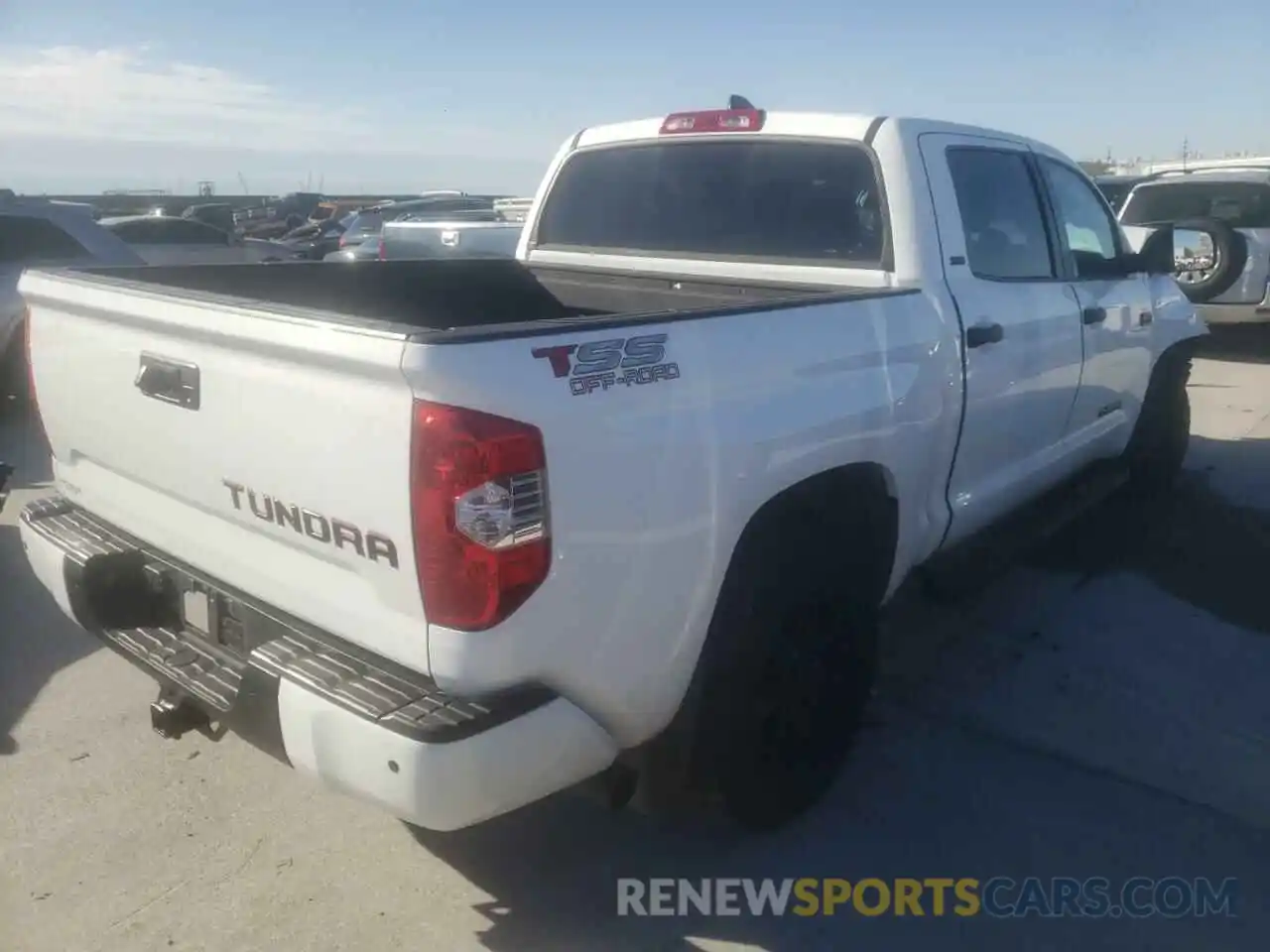 4 Photograph of a damaged car 5TFEY5F11MX284389 TOYOTA TUNDRA 2021