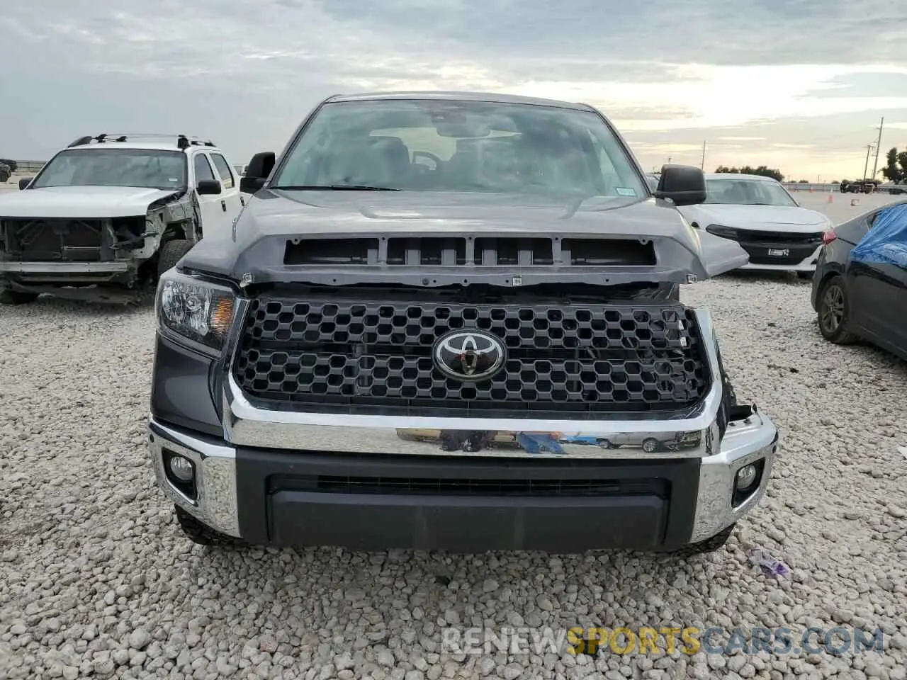 5 Photograph of a damaged car 5TFEY5F12MX299161 TOYOTA TUNDRA 2021