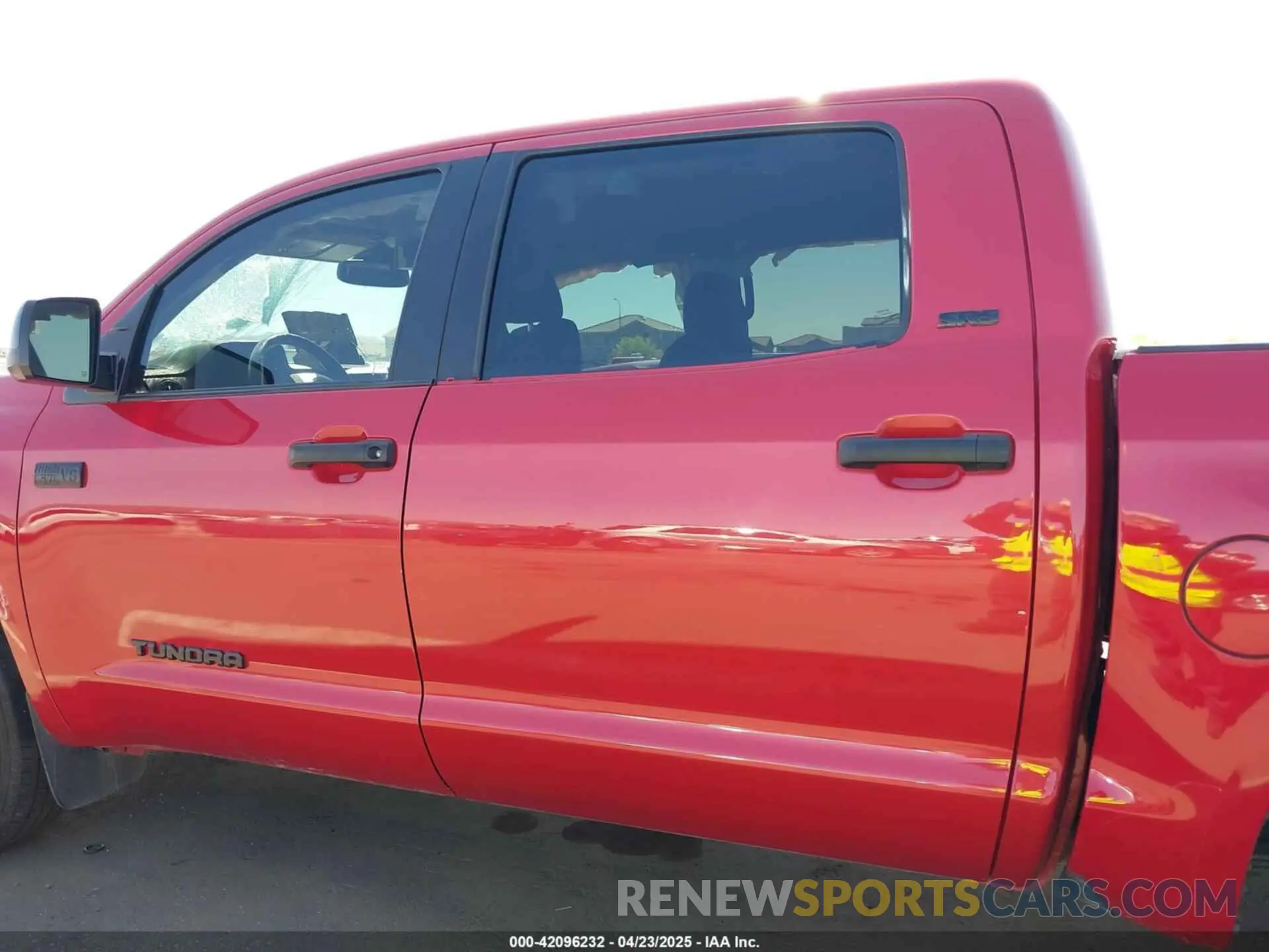 14 Photograph of a damaged car 5TFEY5F16MX291063 TOYOTA TUNDRA 2021
