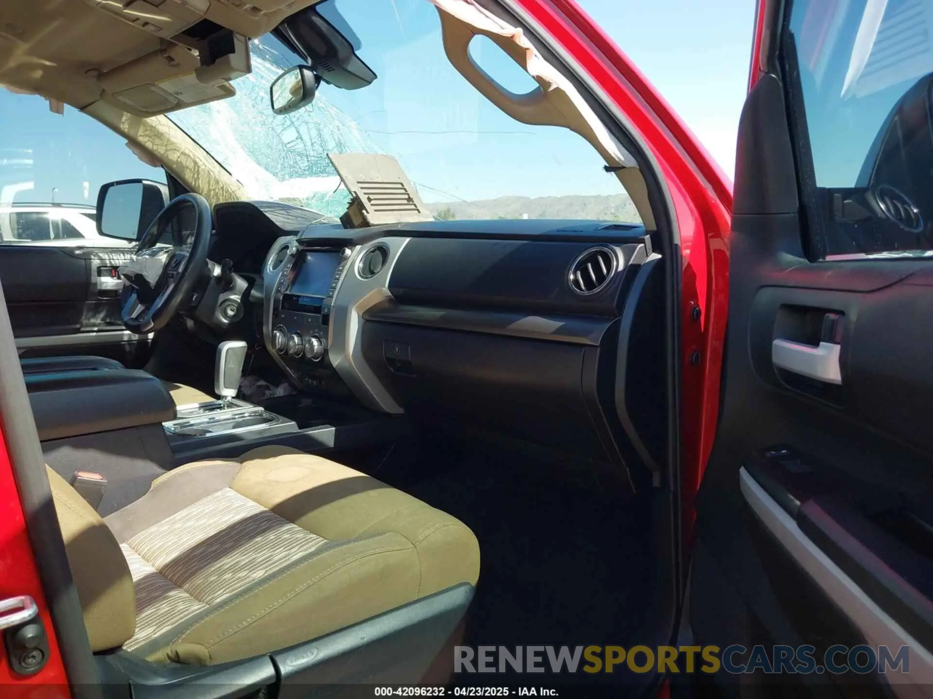 5 Photograph of a damaged car 5TFEY5F16MX291063 TOYOTA TUNDRA 2021