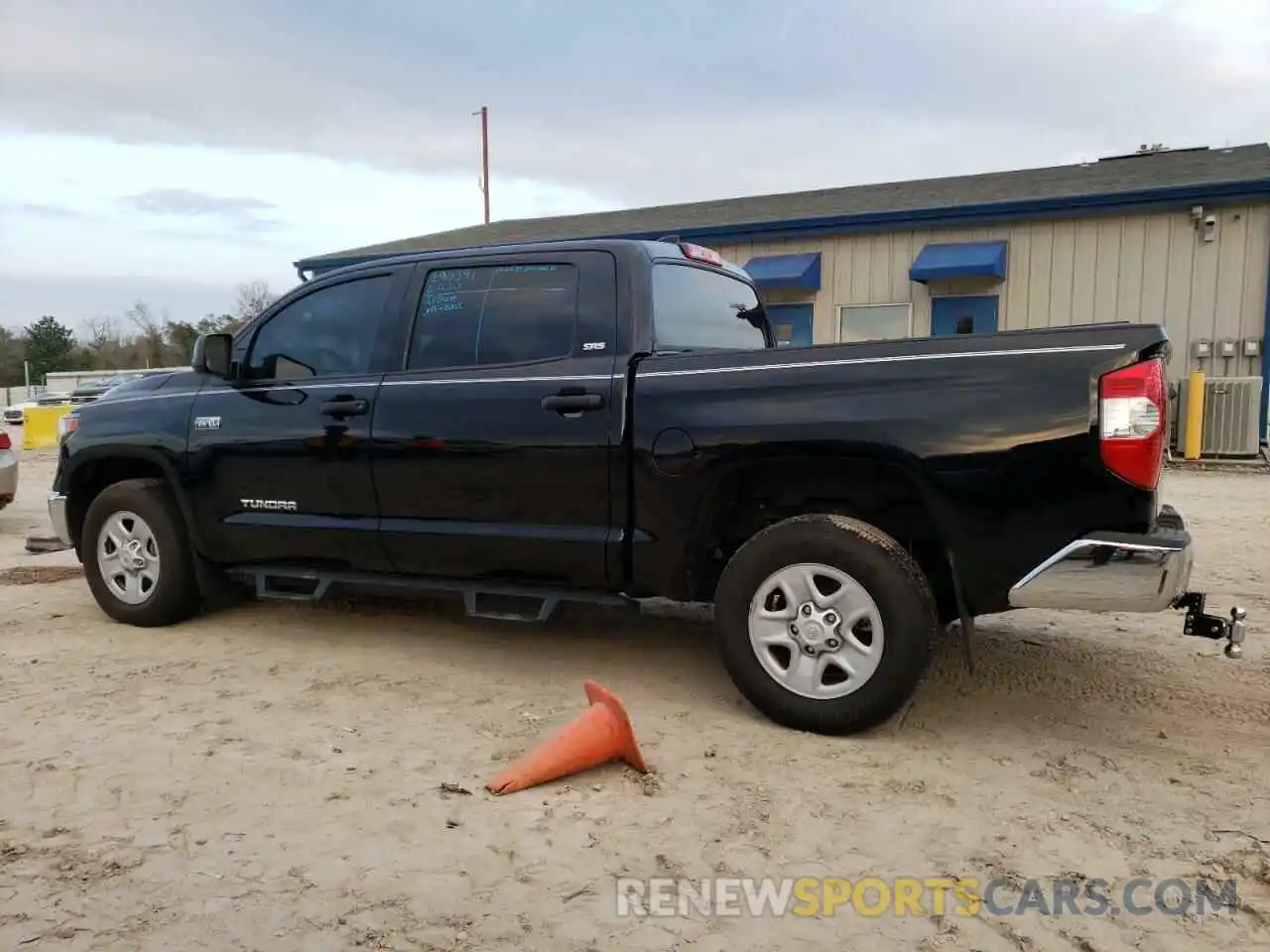 2 Photograph of a damaged car 5TFEY5F17MX274725 TOYOTA TUNDRA 2021