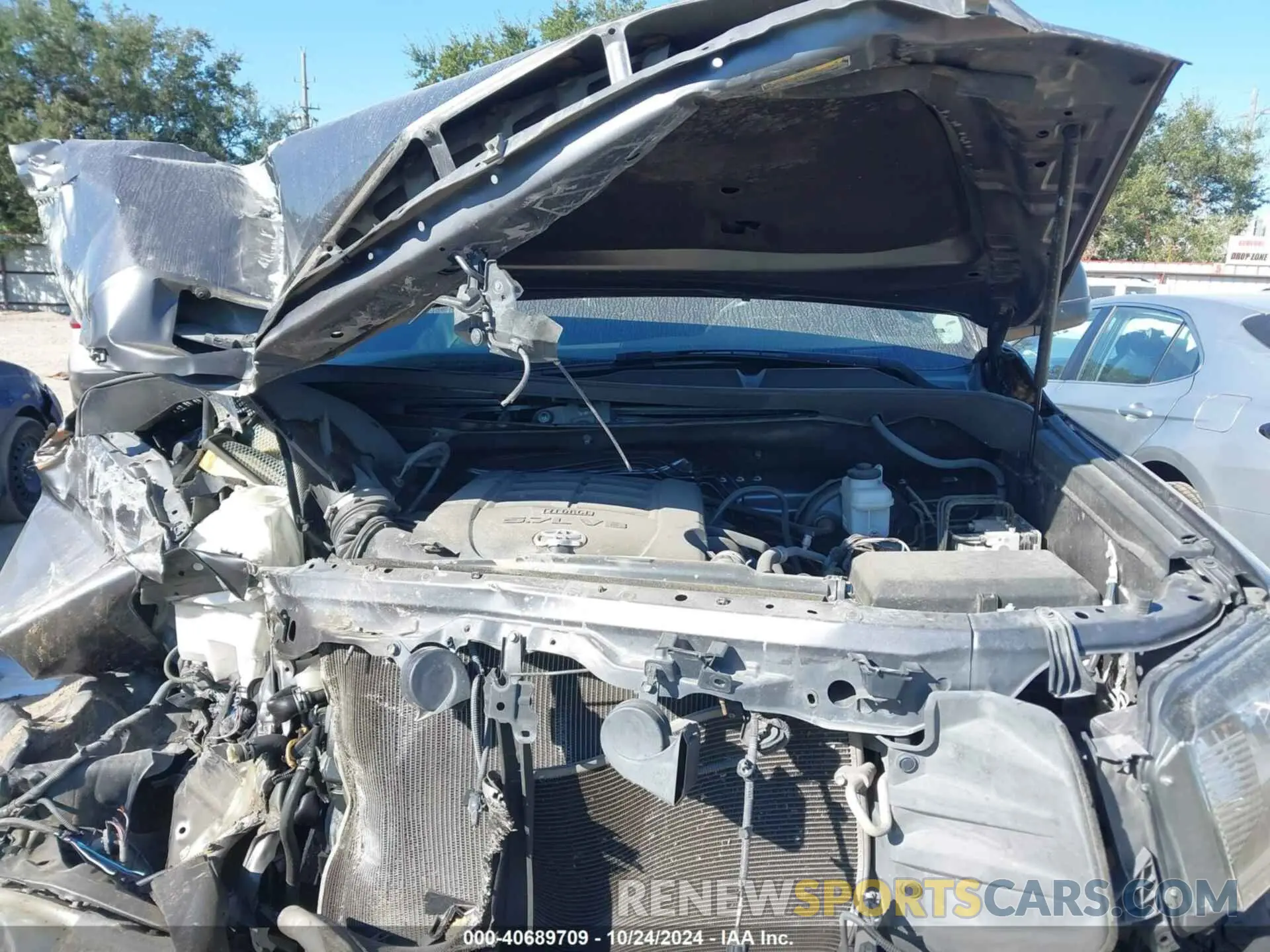 10 Photograph of a damaged car 5TFEY5F18MX273146 TOYOTA TUNDRA 2021