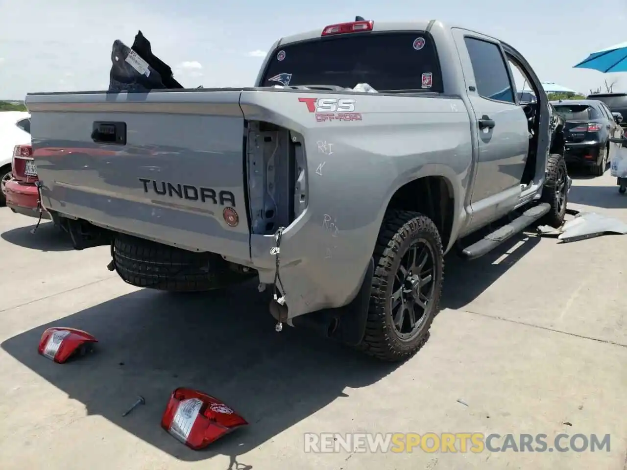 4 Photograph of a damaged car 5TFEY5F18MX286124 TOYOTA TUNDRA 2021