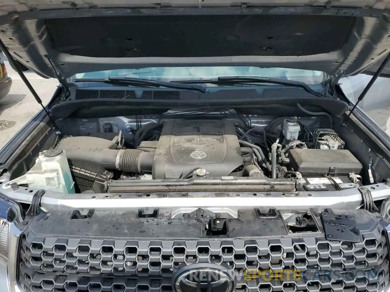 11 Photograph of a damaged car 5TFEY5F18MX286334 TOYOTA TUNDRA 2021