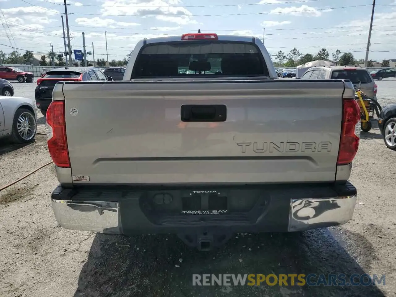6 Photograph of a damaged car 5TFEY5F18MX286334 TOYOTA TUNDRA 2021