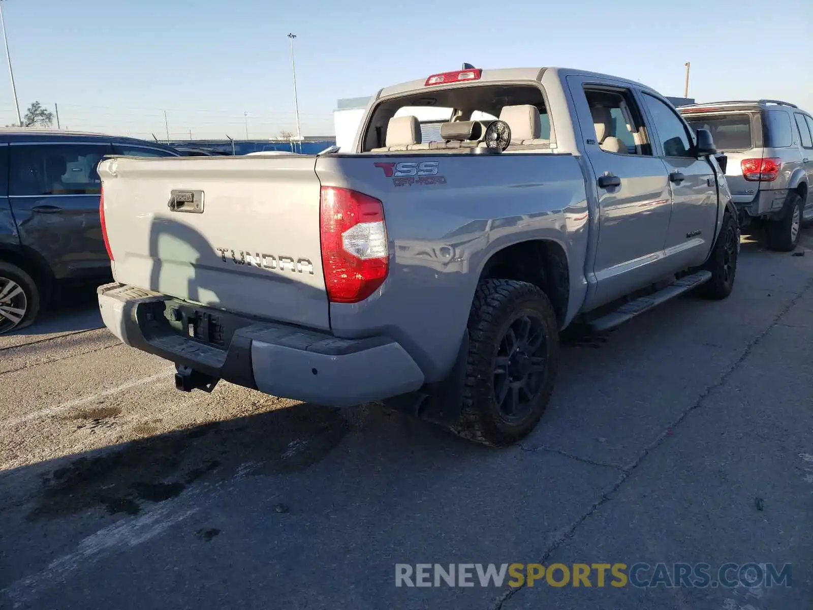 4 Photograph of a damaged car 5TFEY5F19MX281417 TOYOTA TUNDRA 2021