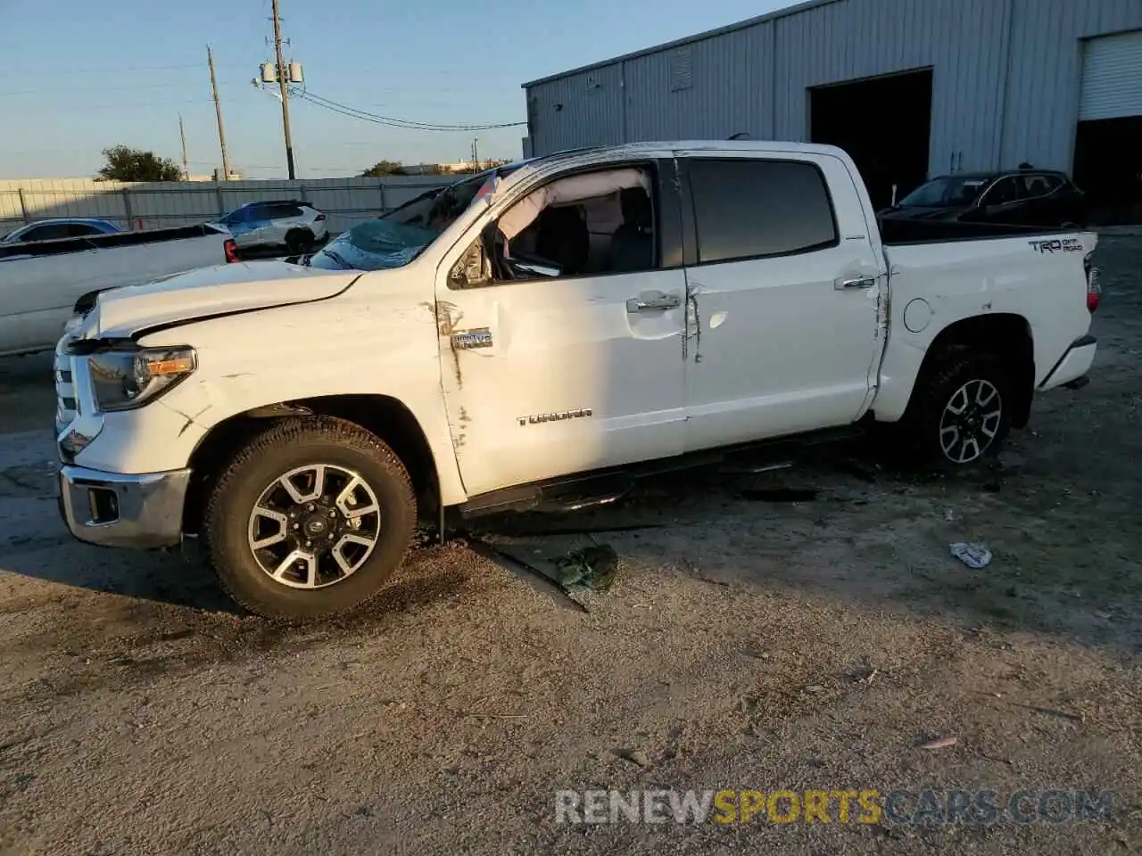 1 Photograph of a damaged car 5TFFY5F14MX285315 TOYOTA TUNDRA 2021